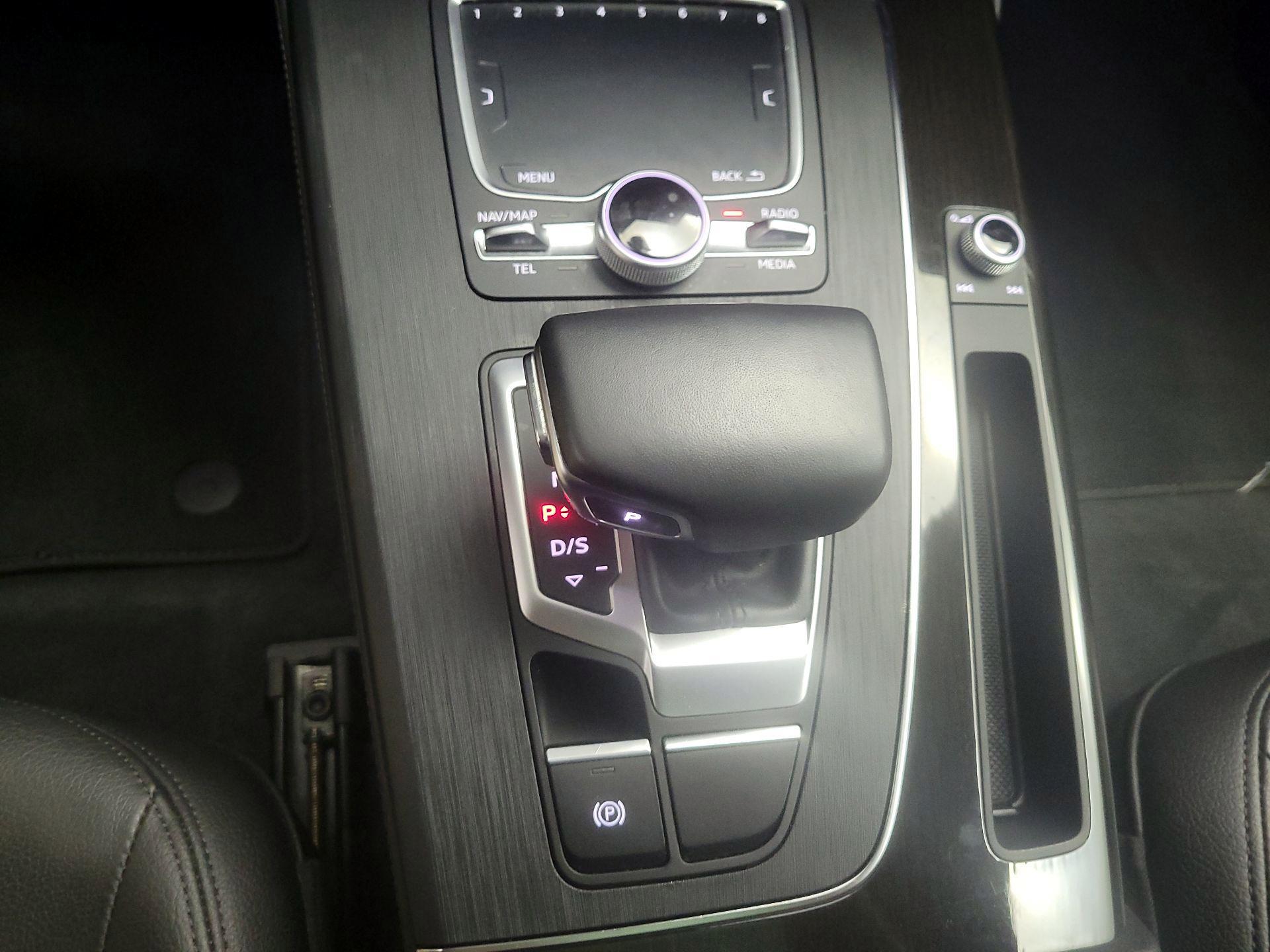 Thumbnail: 2020 Audi Q5 - 18