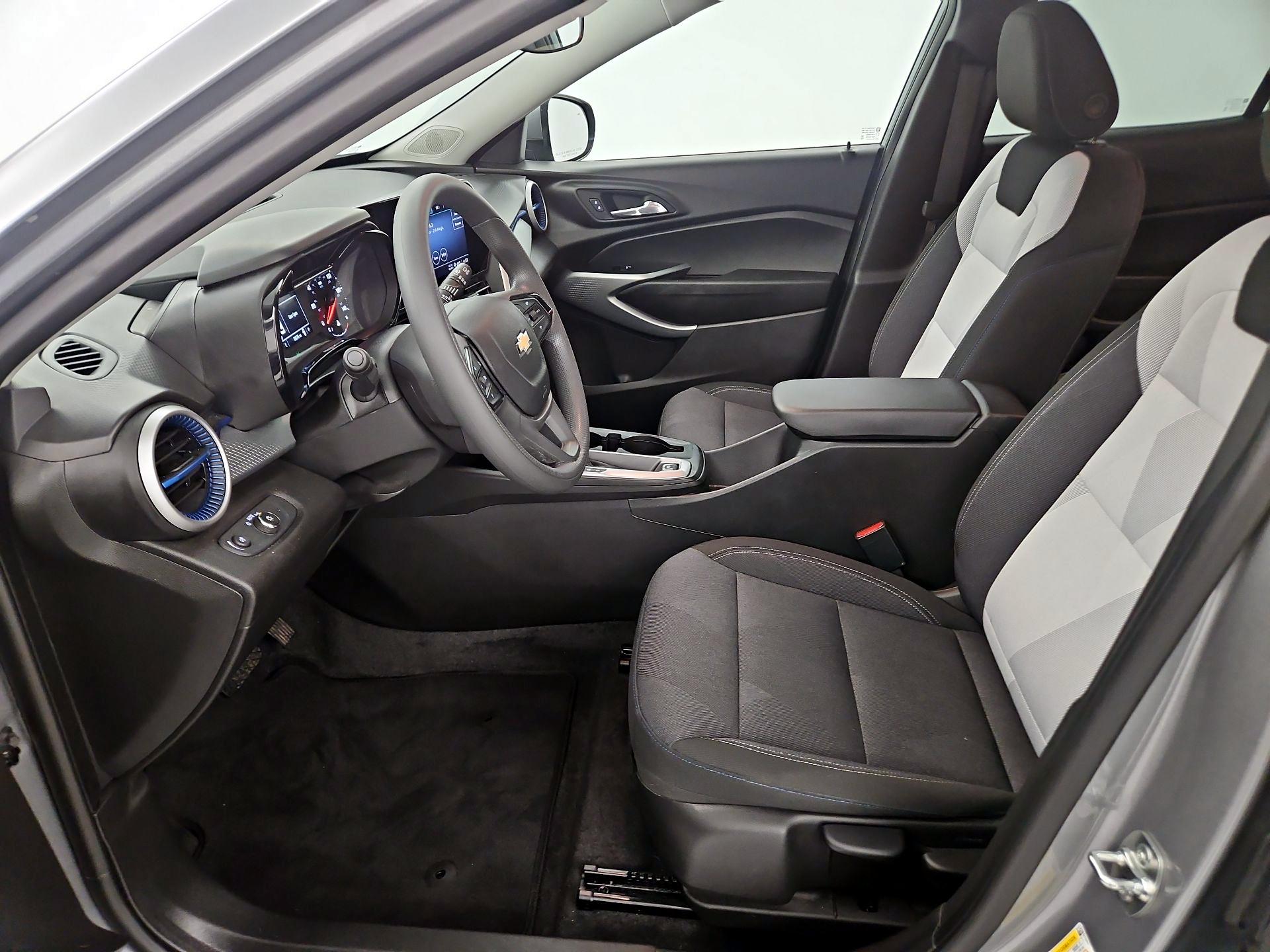 Thumbnail: 2025 Chevrolet Trax - 9