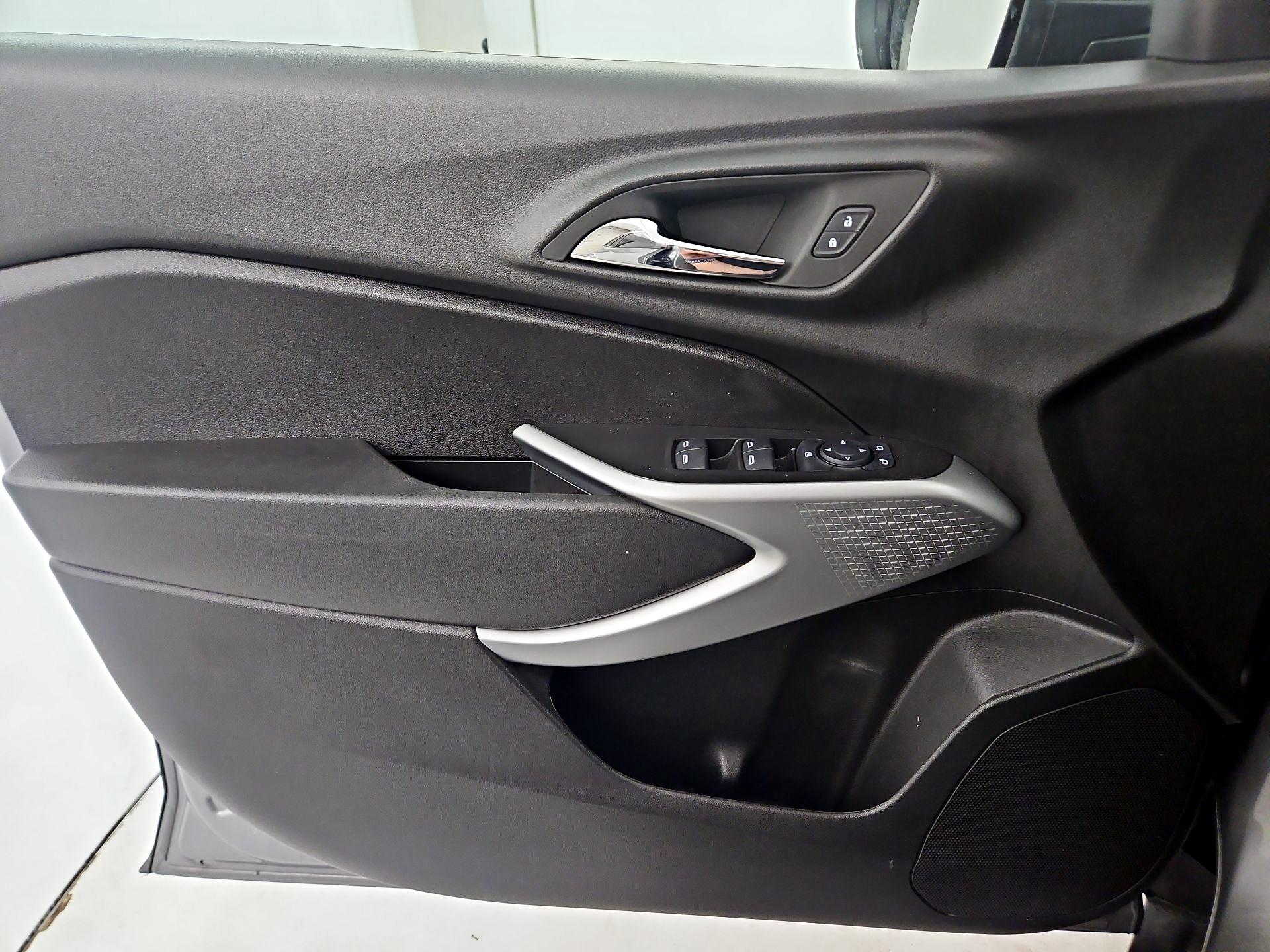 Thumbnail: 2025 Chevrolet Trax - 10