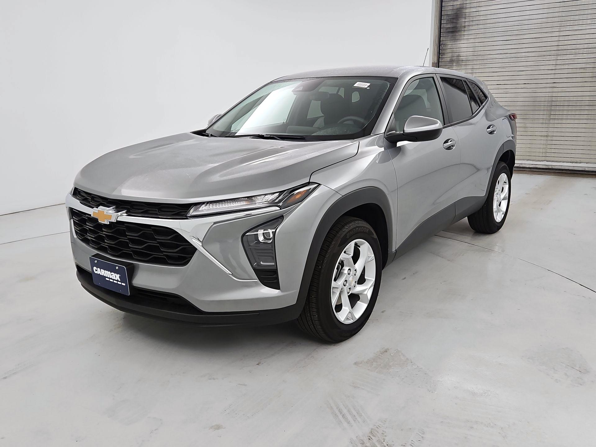 Thumbnail: 2025 Chevrolet Trax - 3