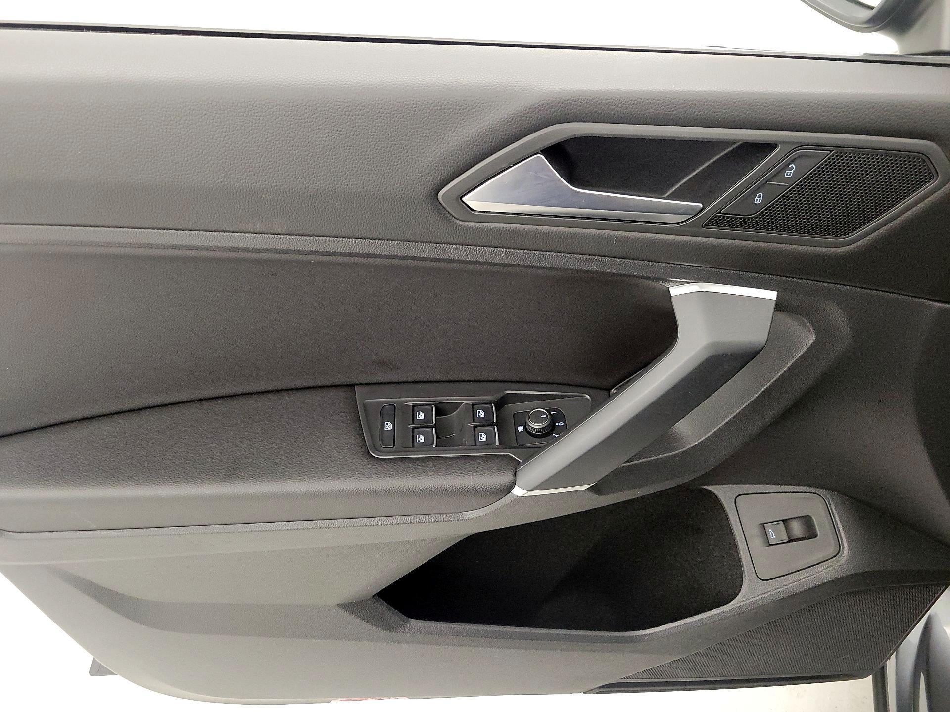 Thumbnail: 2020 Volkswagen Tiguan - 12