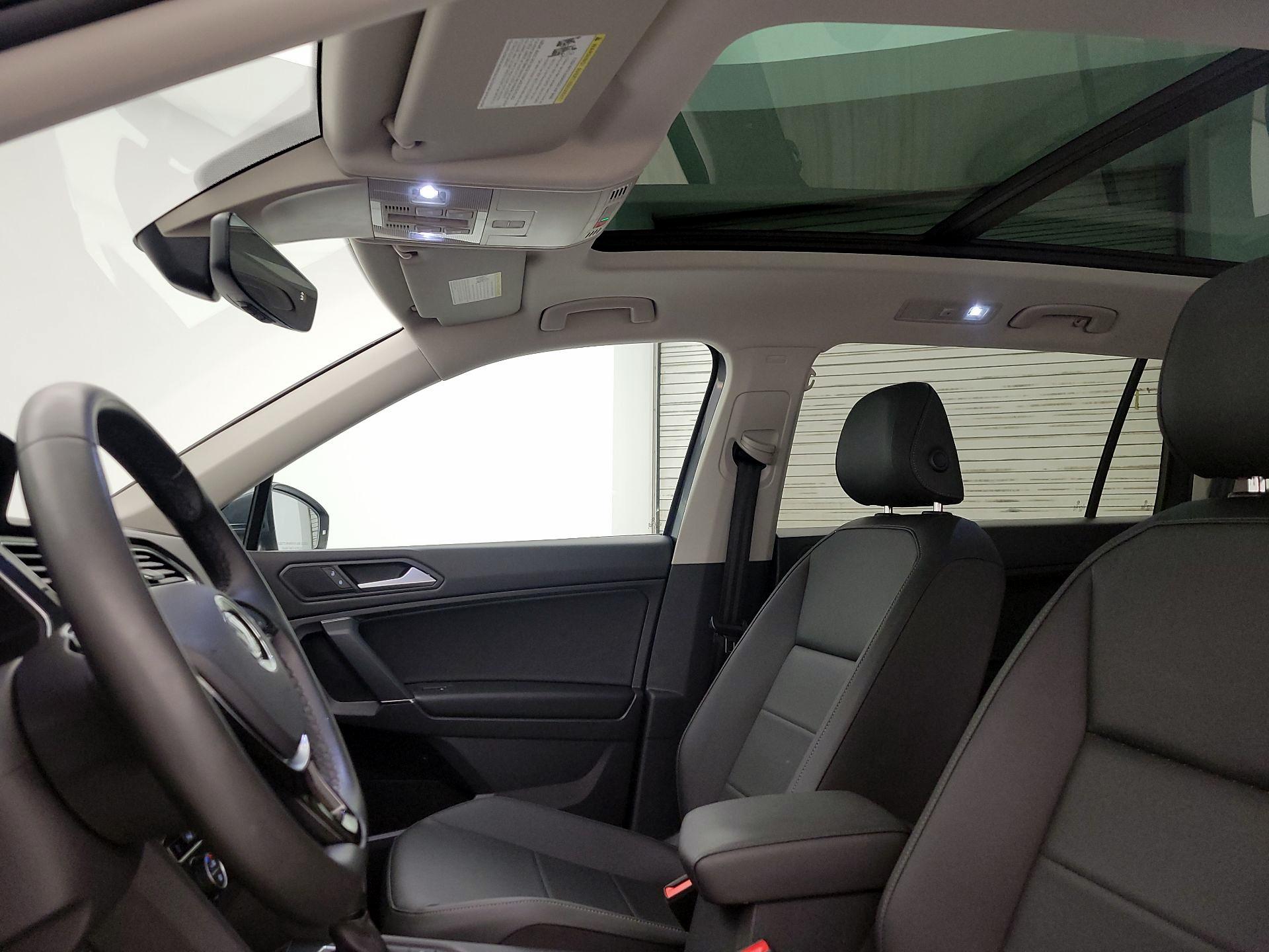 Thumbnail: 2020 Volkswagen Tiguan - 20