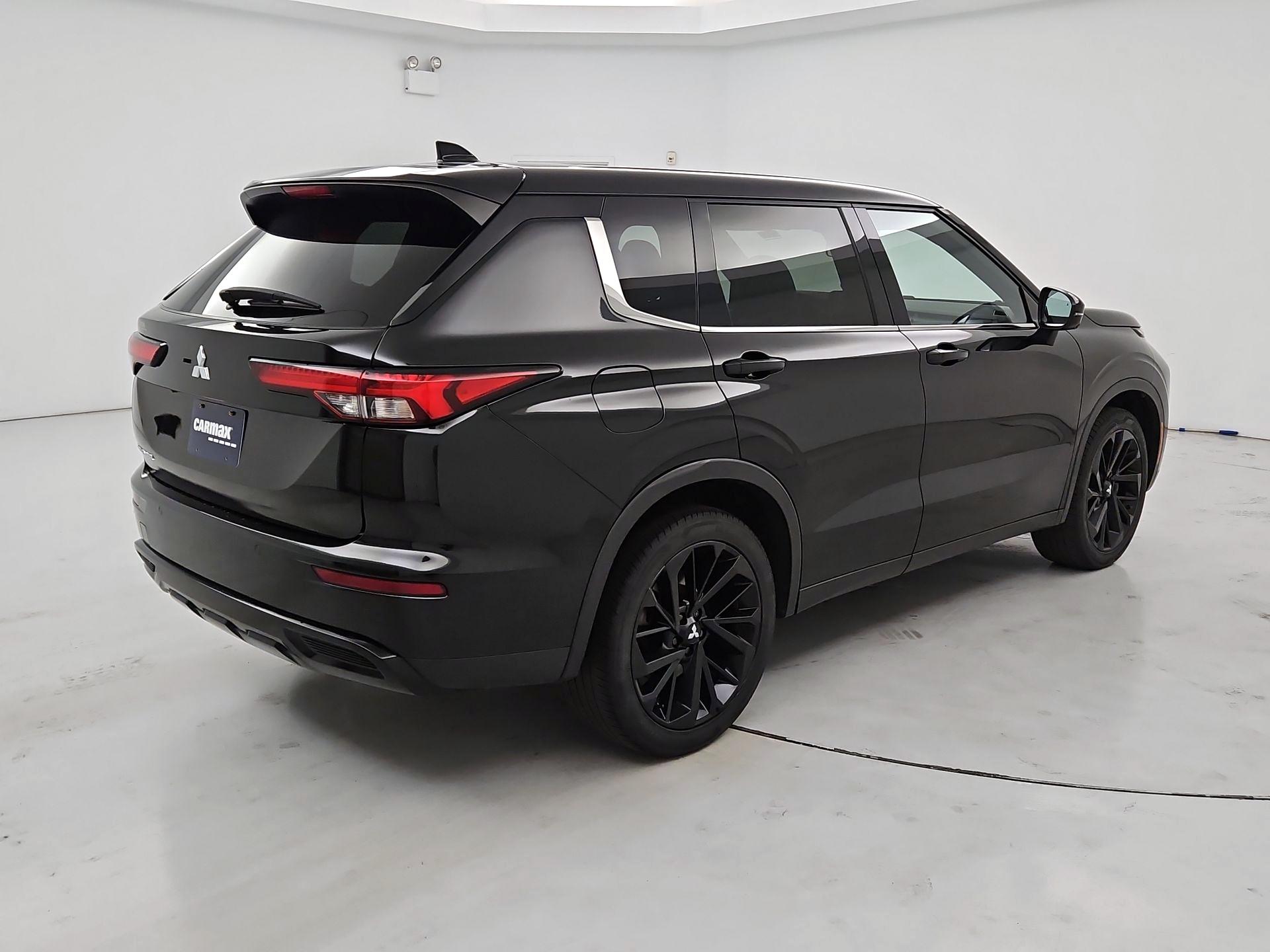 Thumbnail: 2024 Mitsubishi Outlander - 5