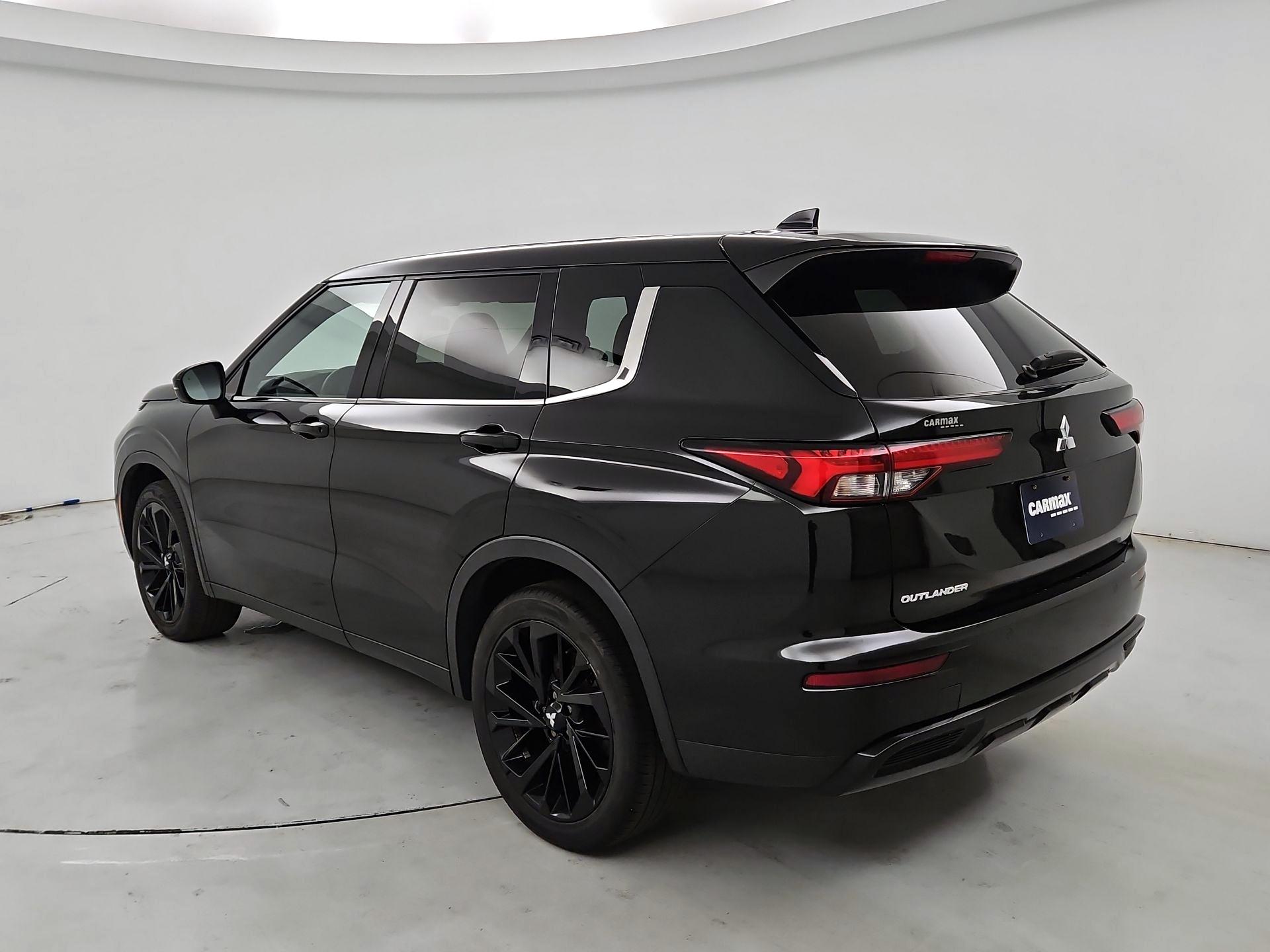 Thumbnail: 2024 Mitsubishi Outlander - 7