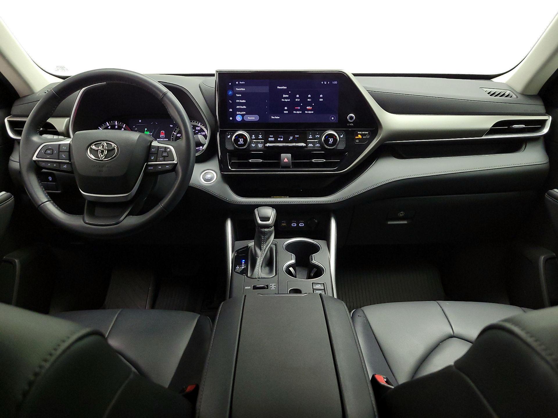 Thumbnail: 2023 Toyota Highlander - 9