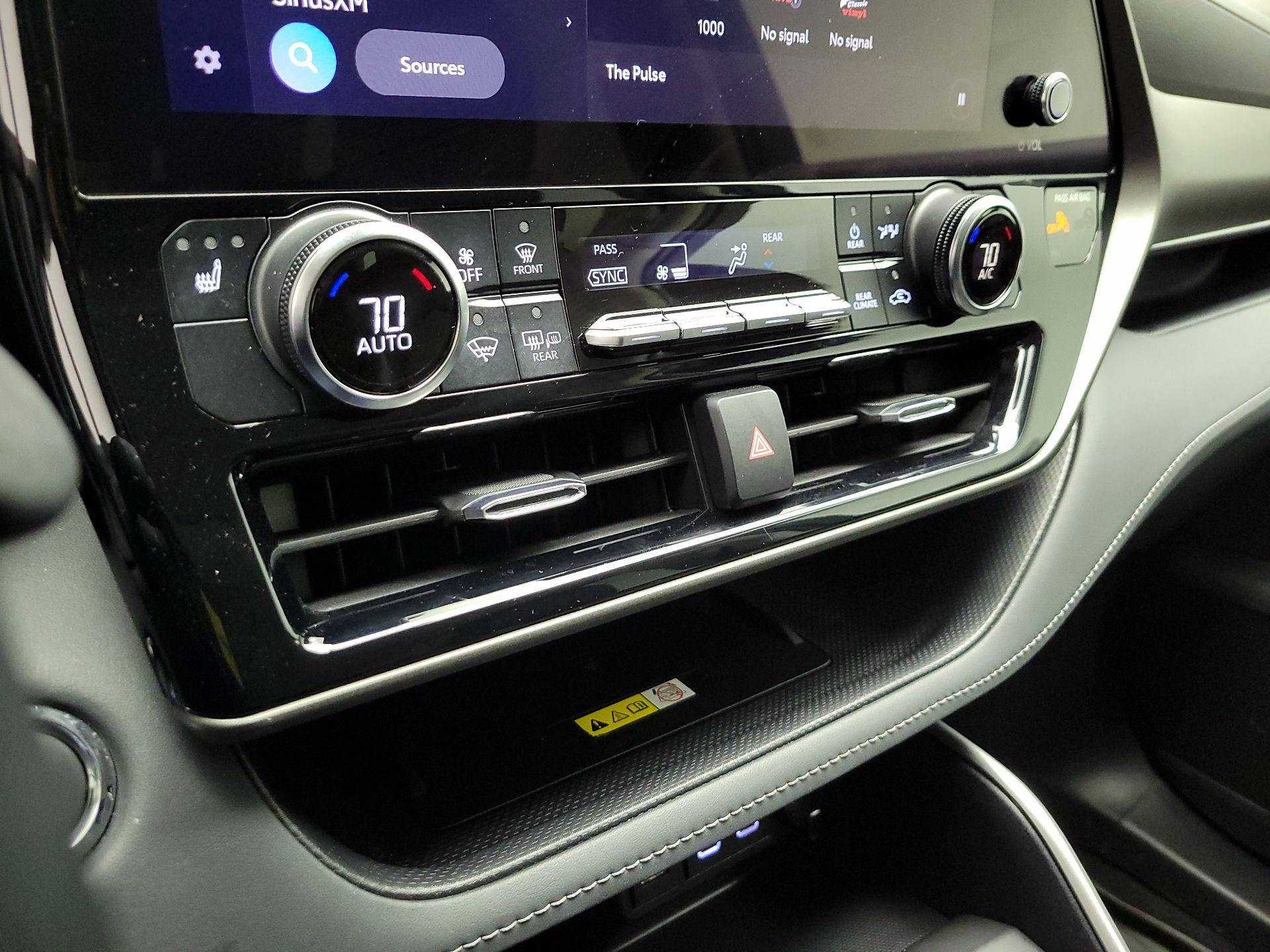 Thumbnail: 2023 Toyota Highlander - 15