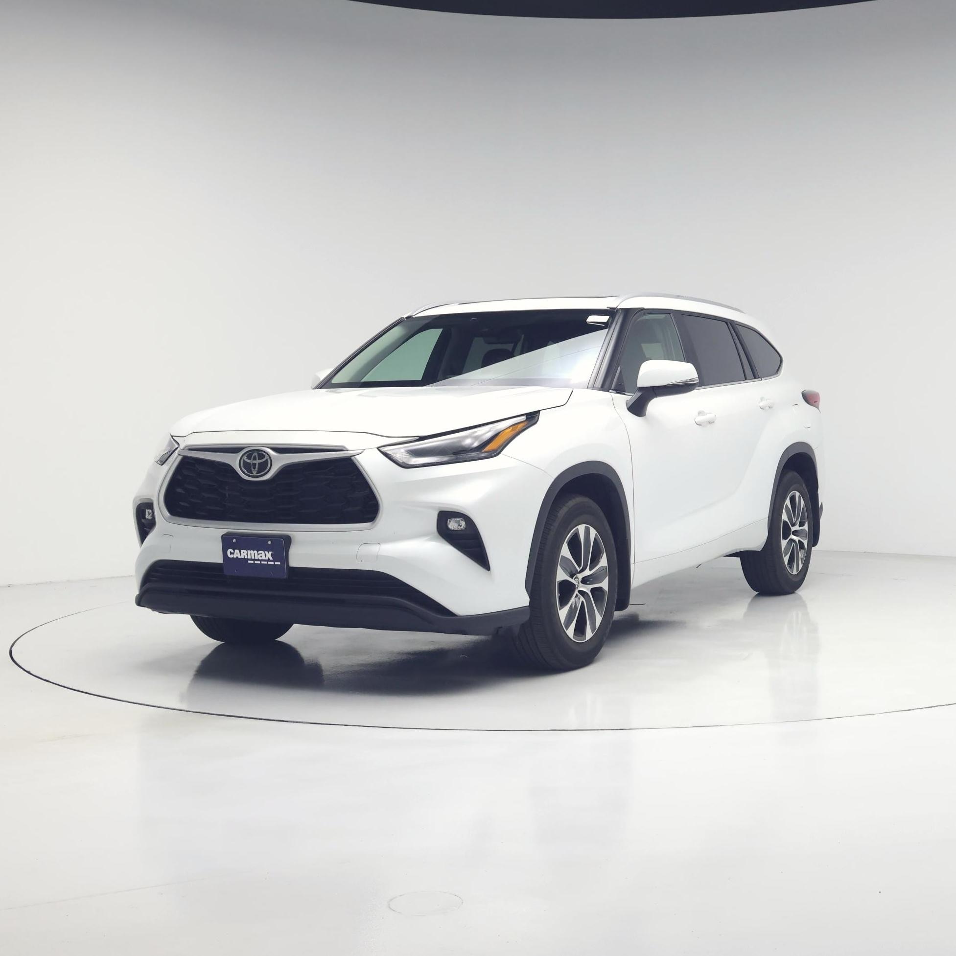 Thumbnail: 2023 Toyota Highlander - 4
