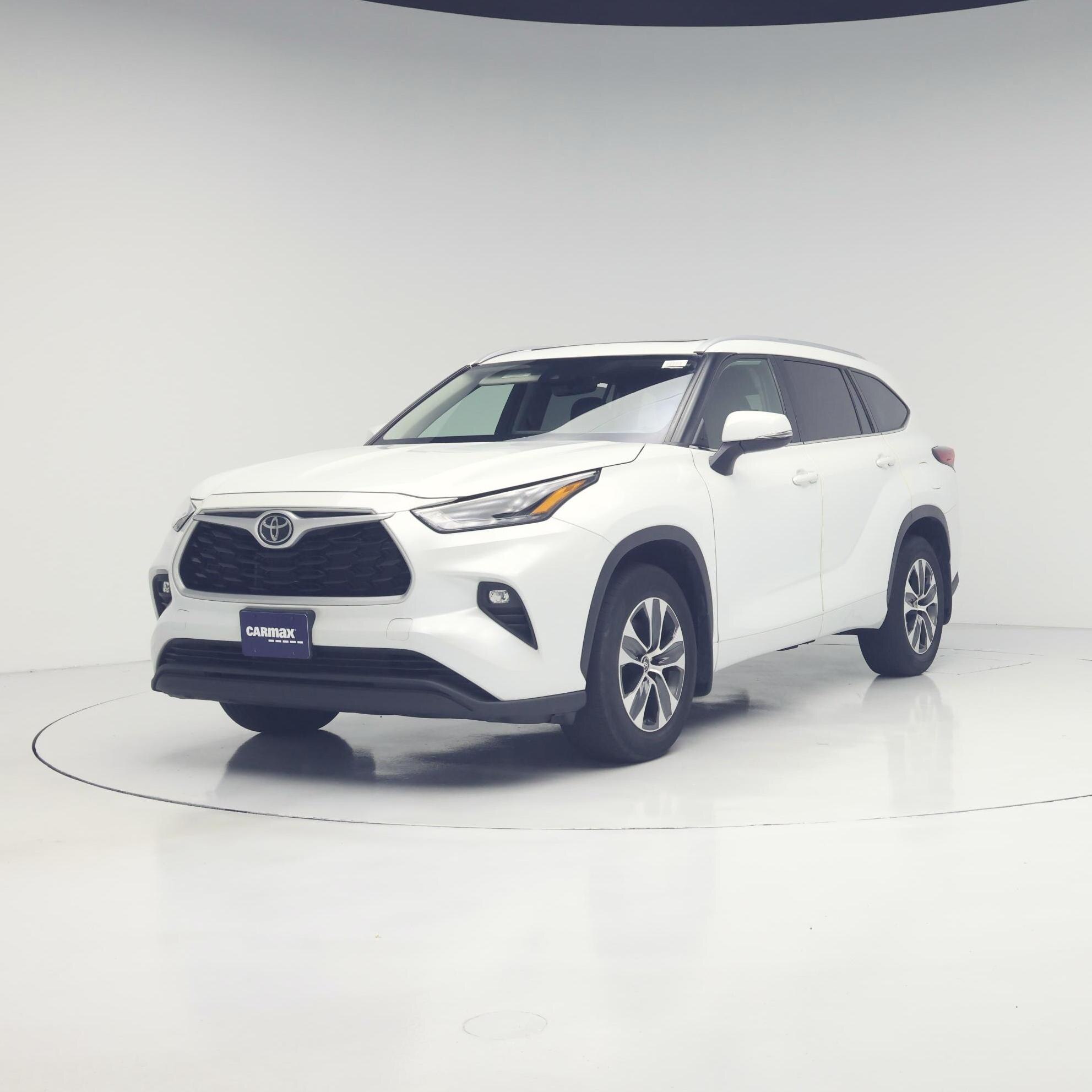 Thumbnail: 2022 Toyota Highlander - 4