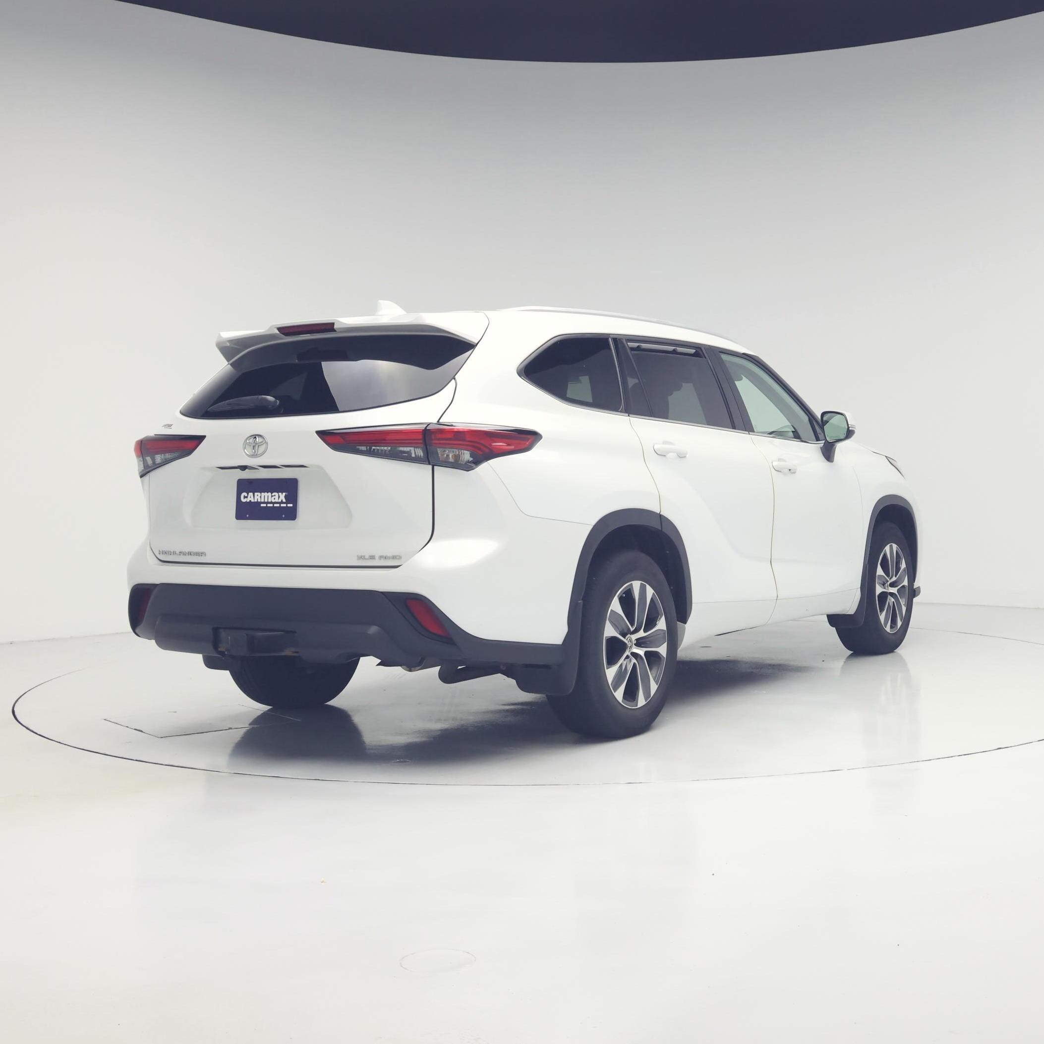 Thumbnail: 2022 Toyota Highlander - 8