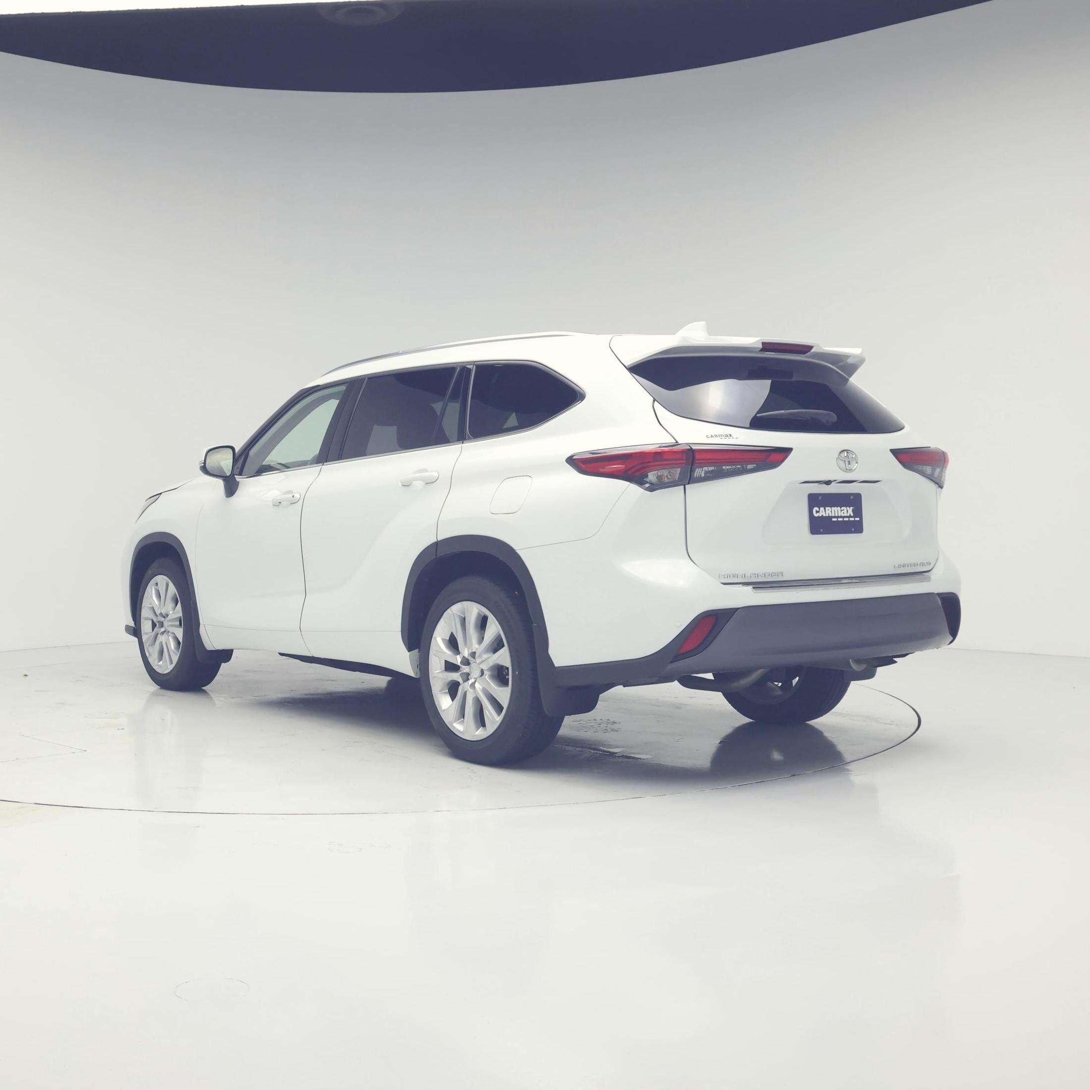 Thumbnail: 2023 Toyota Highlander - 2