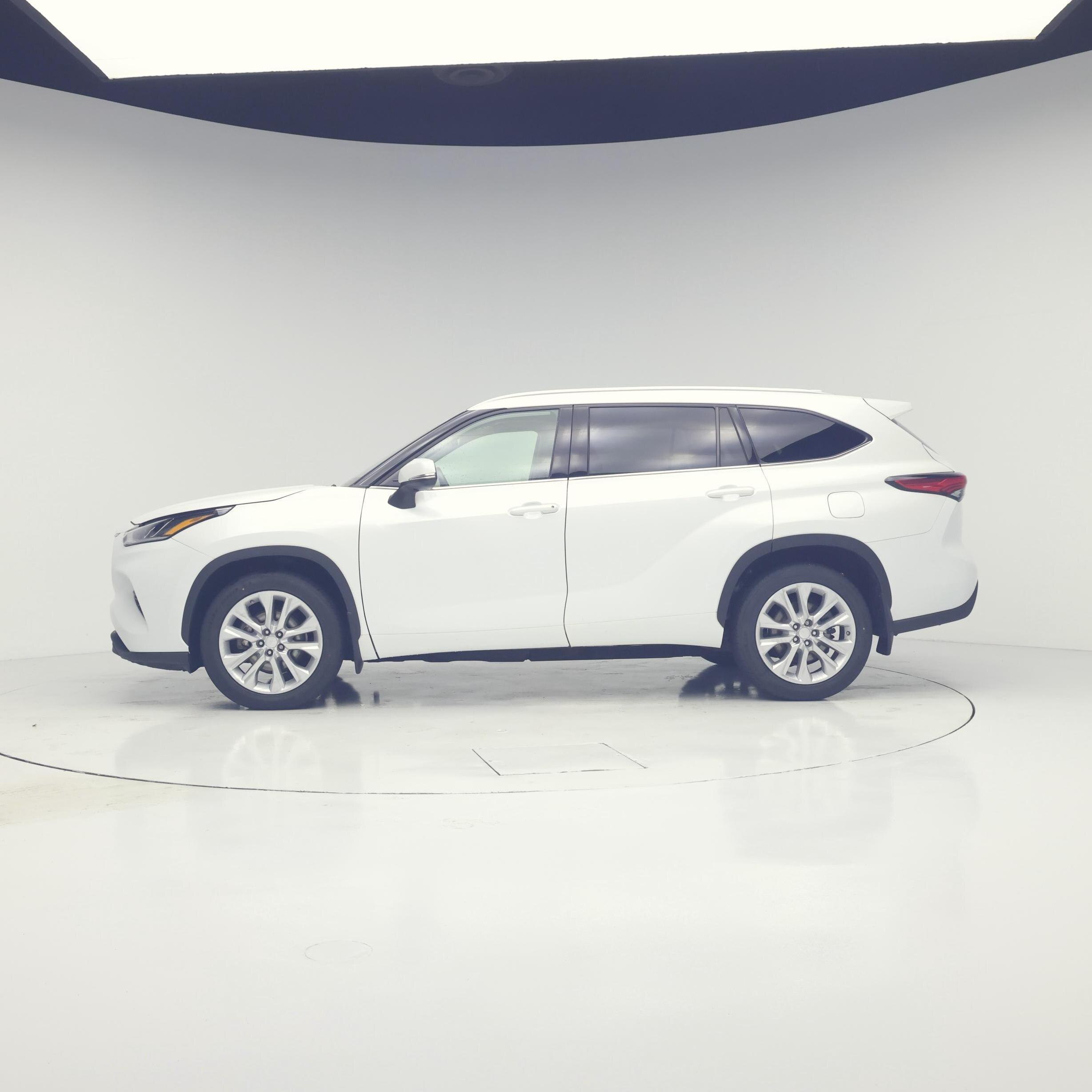Thumbnail: 2023 Toyota Highlander - 3