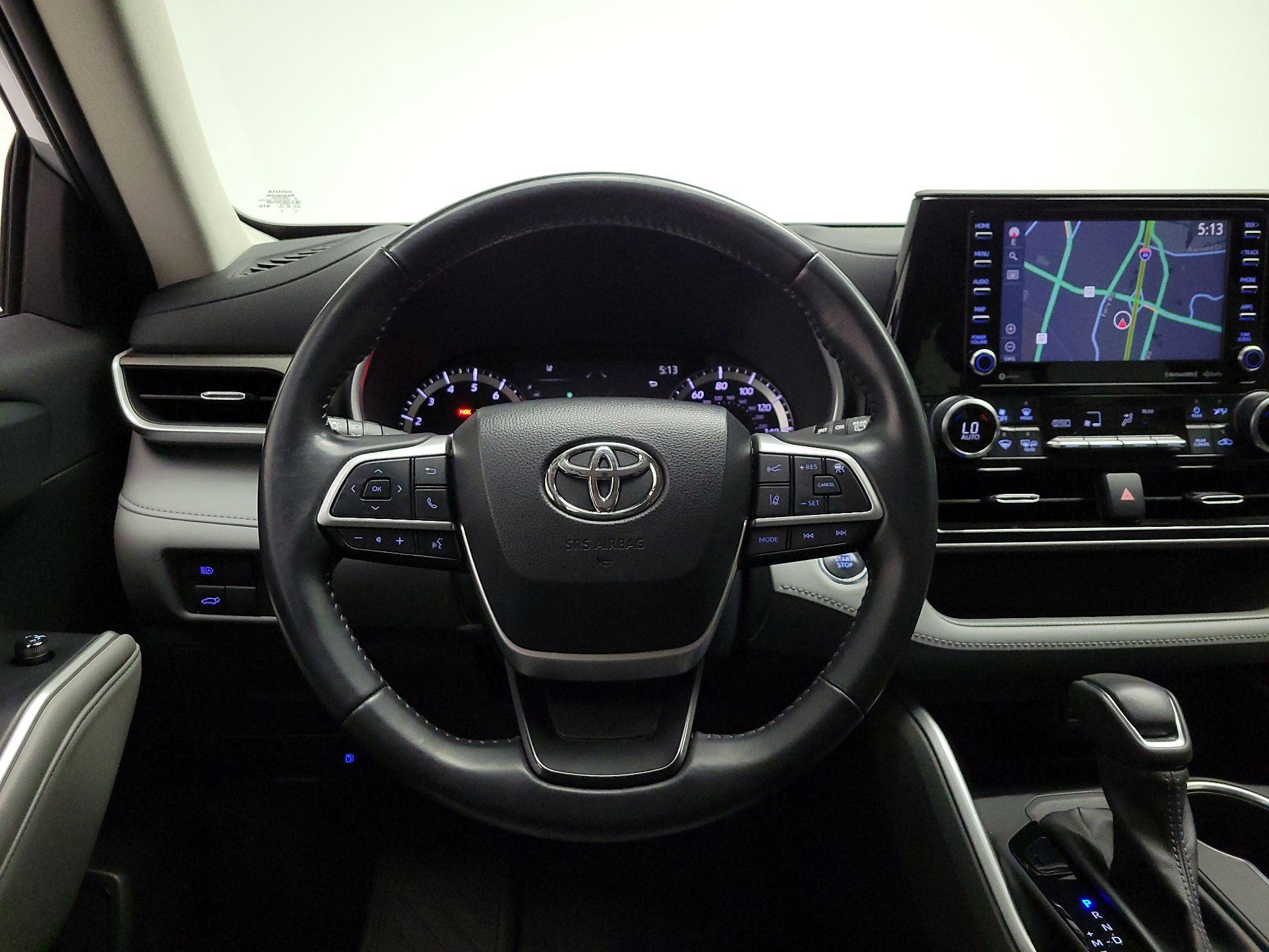 Thumbnail: 2022 Toyota Highlander - 10