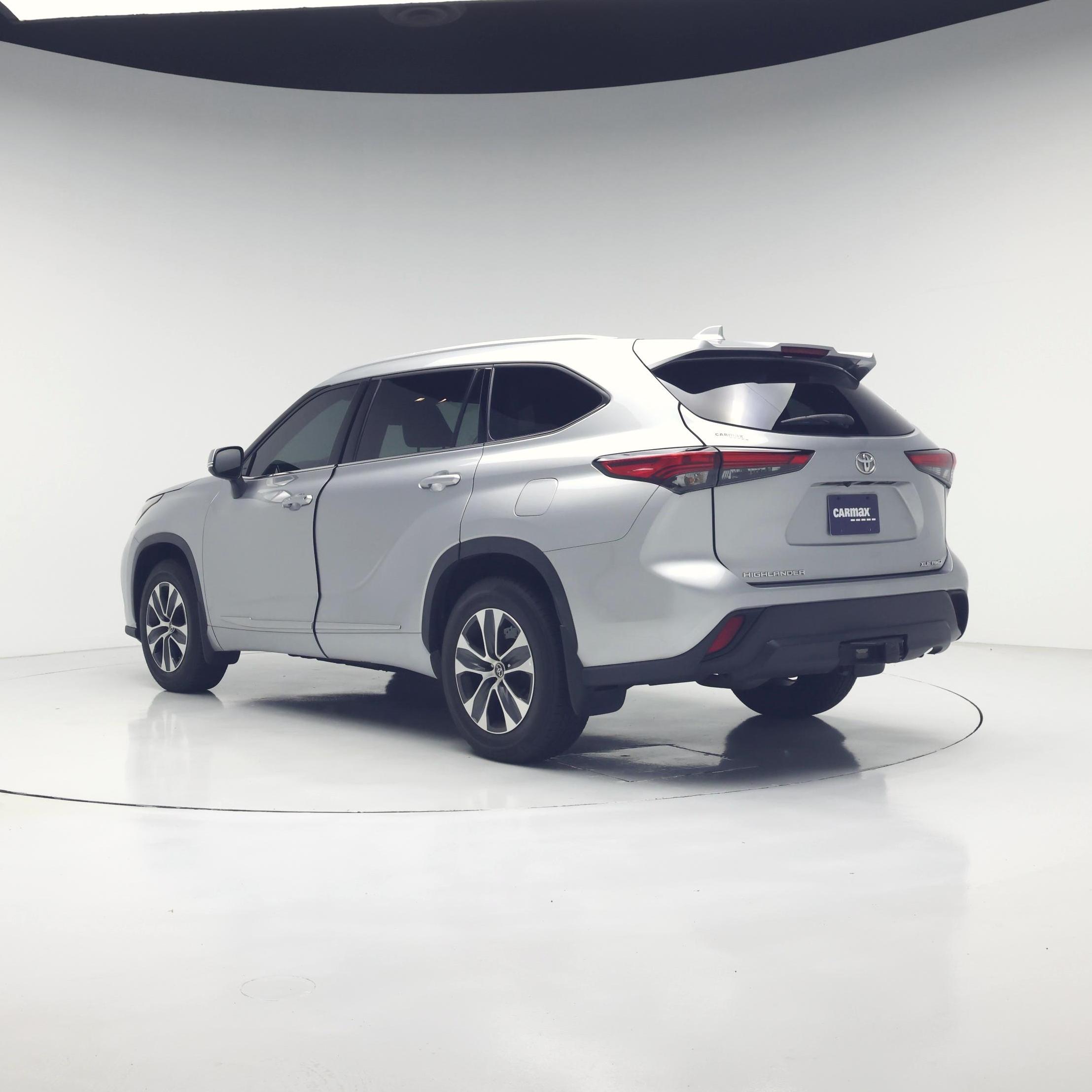 Thumbnail: 2022 Toyota Highlander - 2