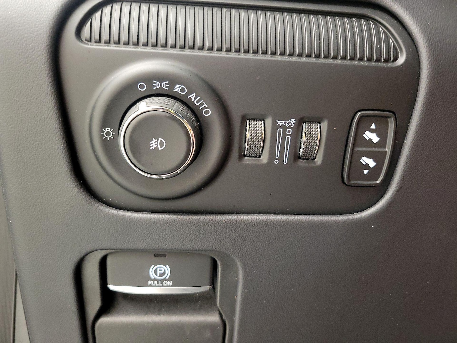 2023 Jeep Grand Wagoneer Series II - Photo 14
