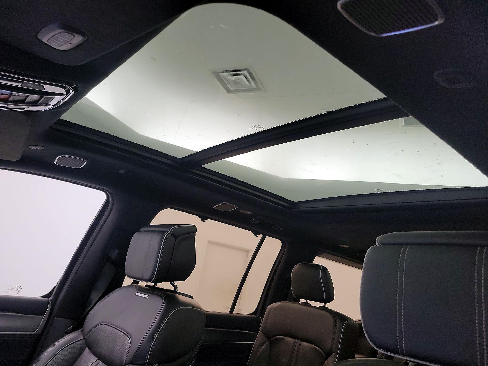 Thumbnail: 2023 Jeep Grand Wagoneer - 20