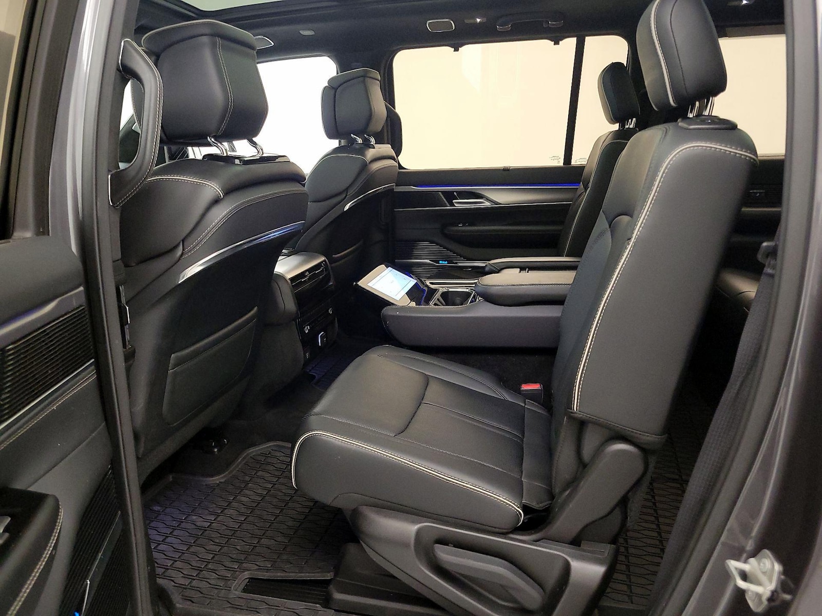 2023 Jeep Grand Wagoneer Series II - Photo 22