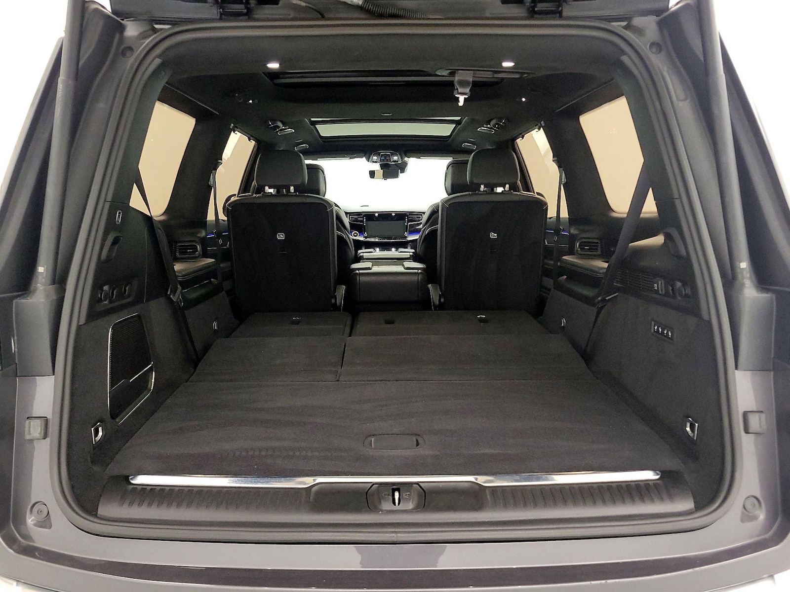 2023 Jeep Grand Wagoneer Series II - Photo 25