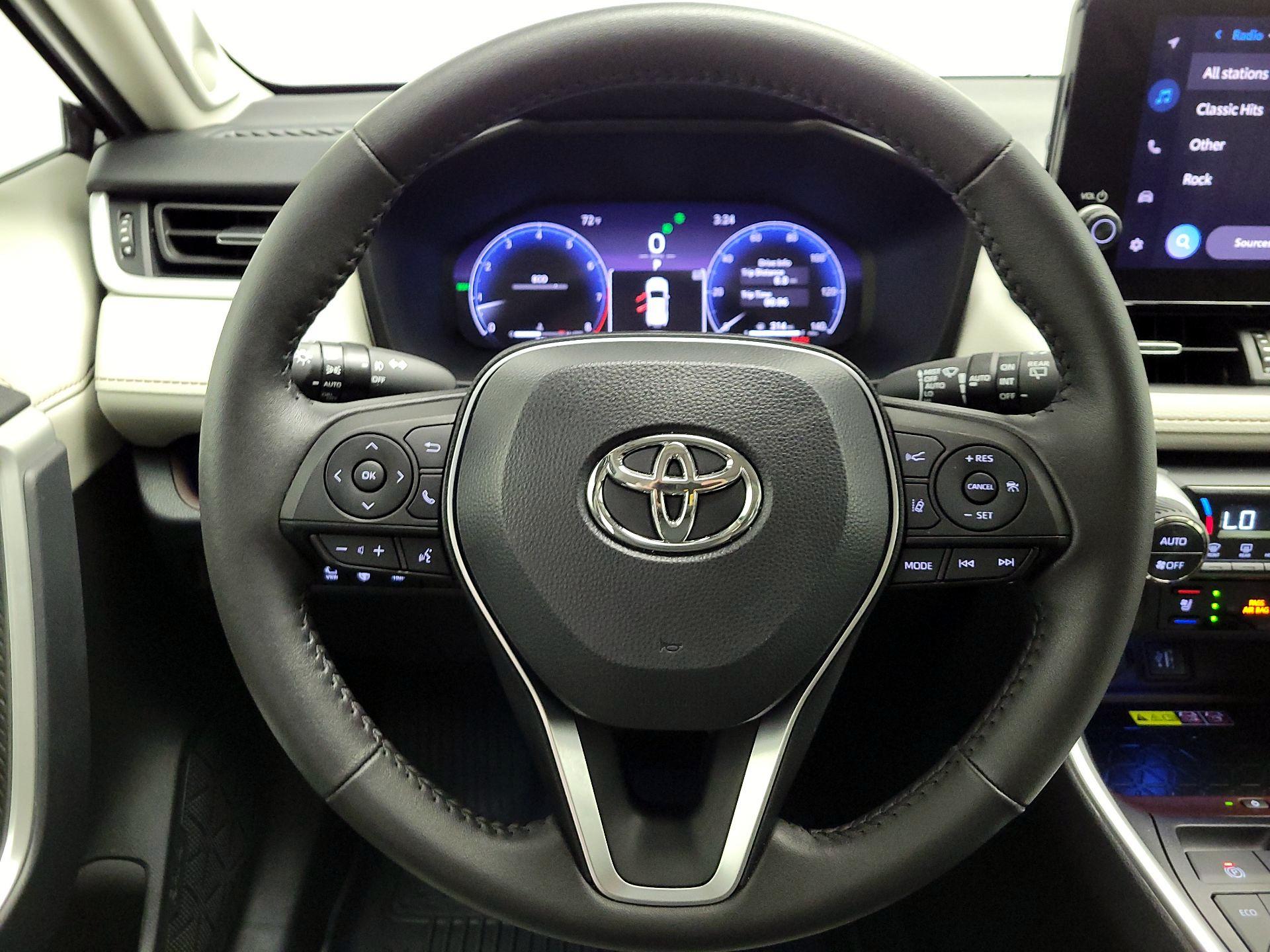 Thumbnail: 2024 Toyota RAV4 - 10