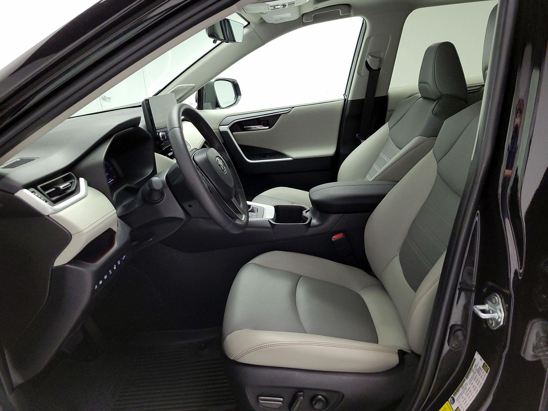 Thumbnail: 2024 Toyota RAV4 - 11