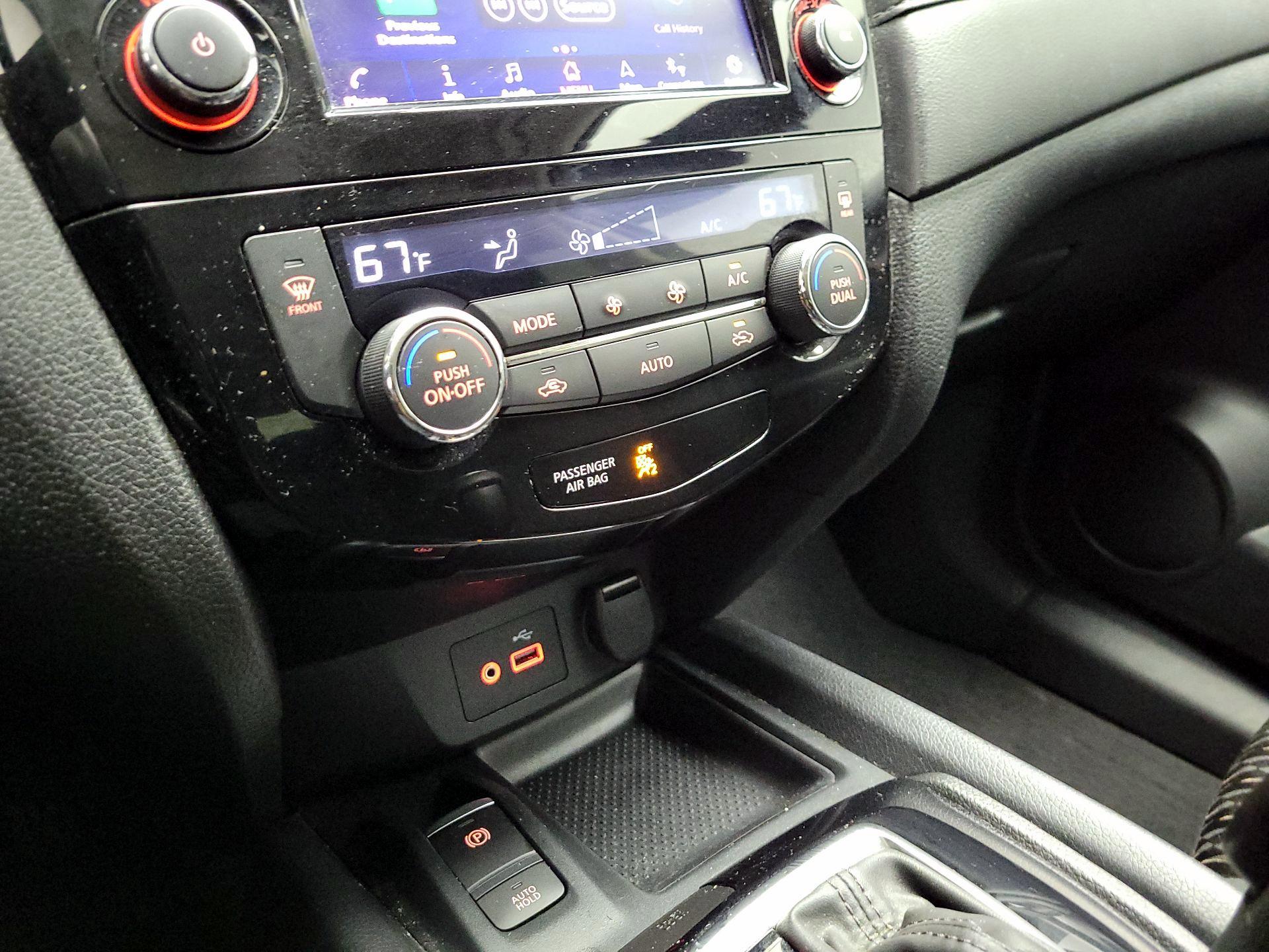 Thumbnail: 2019 Nissan Rogue - 16