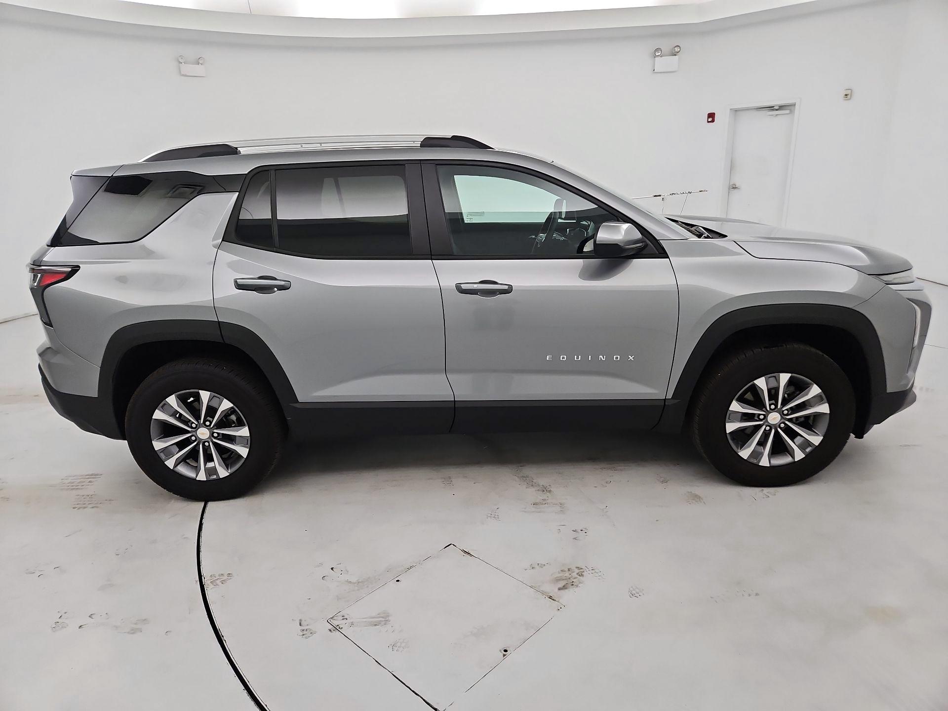 Thumbnail: 2025 Chevrolet Equinox - 4
