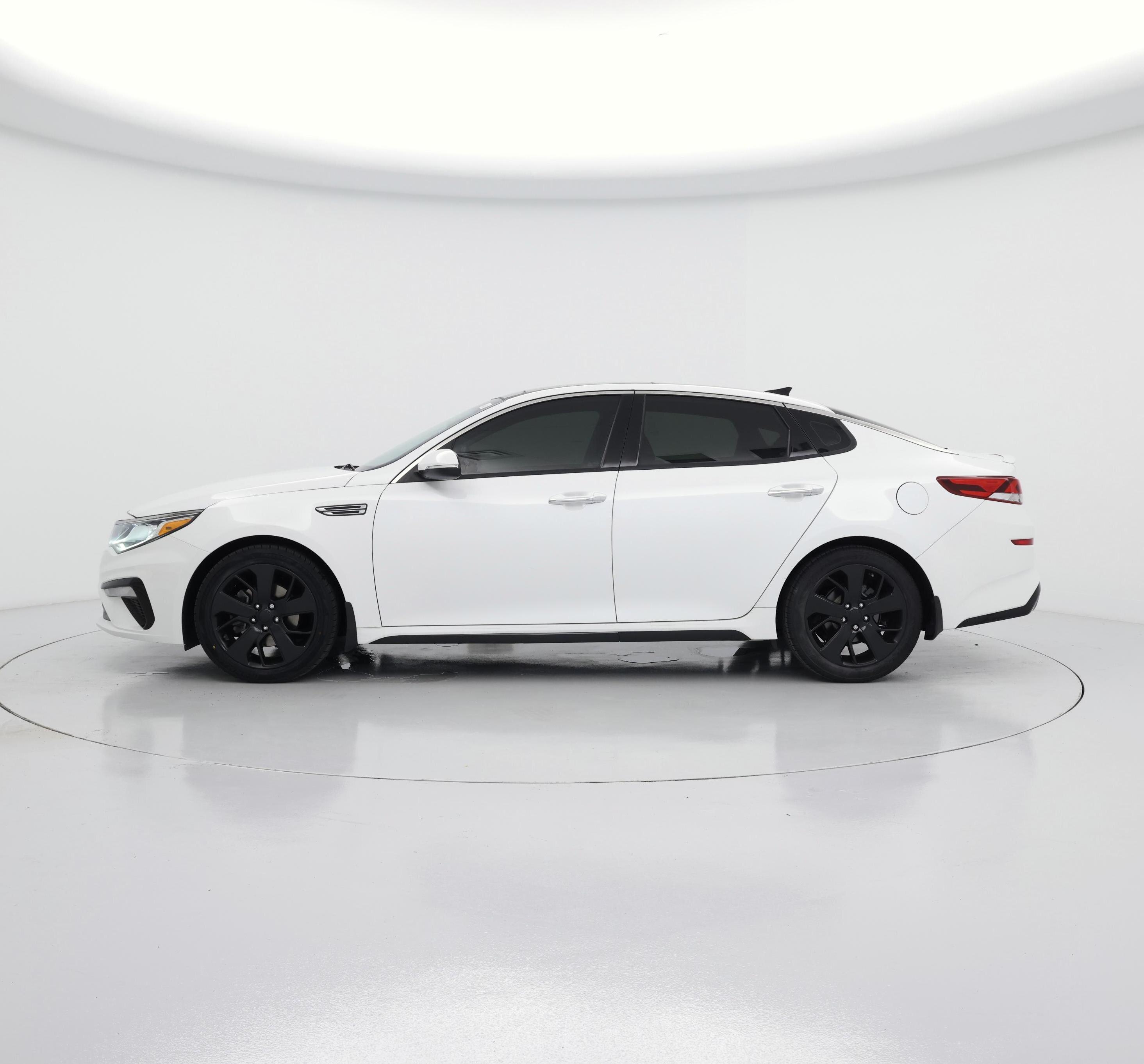 Thumbnail: 2019 Kia Optima - 3