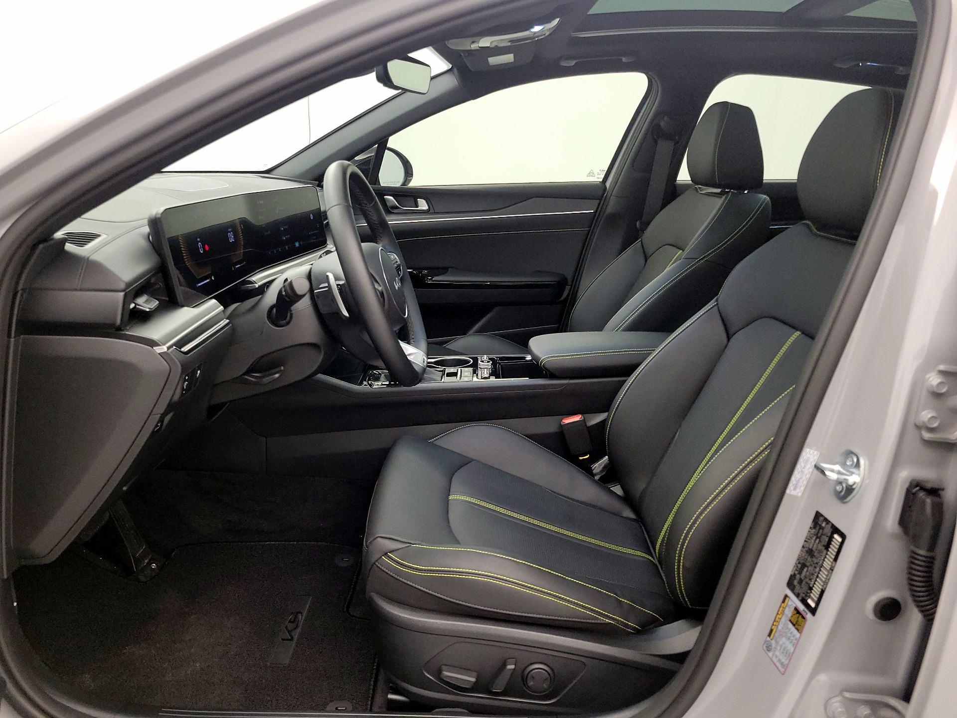 Thumbnail: 2026 Kia K5 - 11