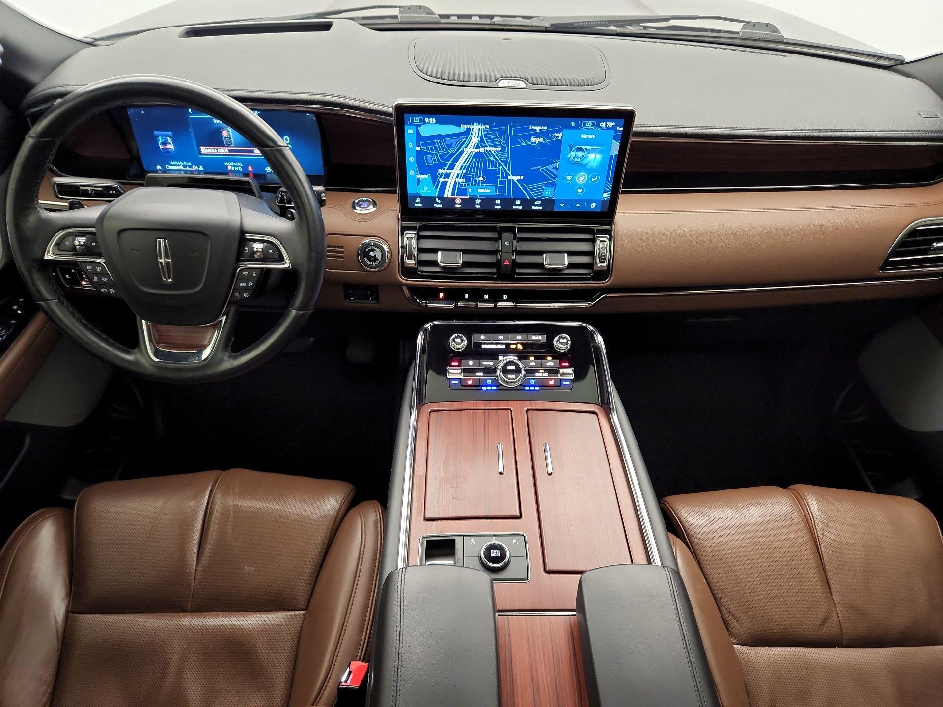 Thumbnail: 2023 Lincoln Navigator - 9