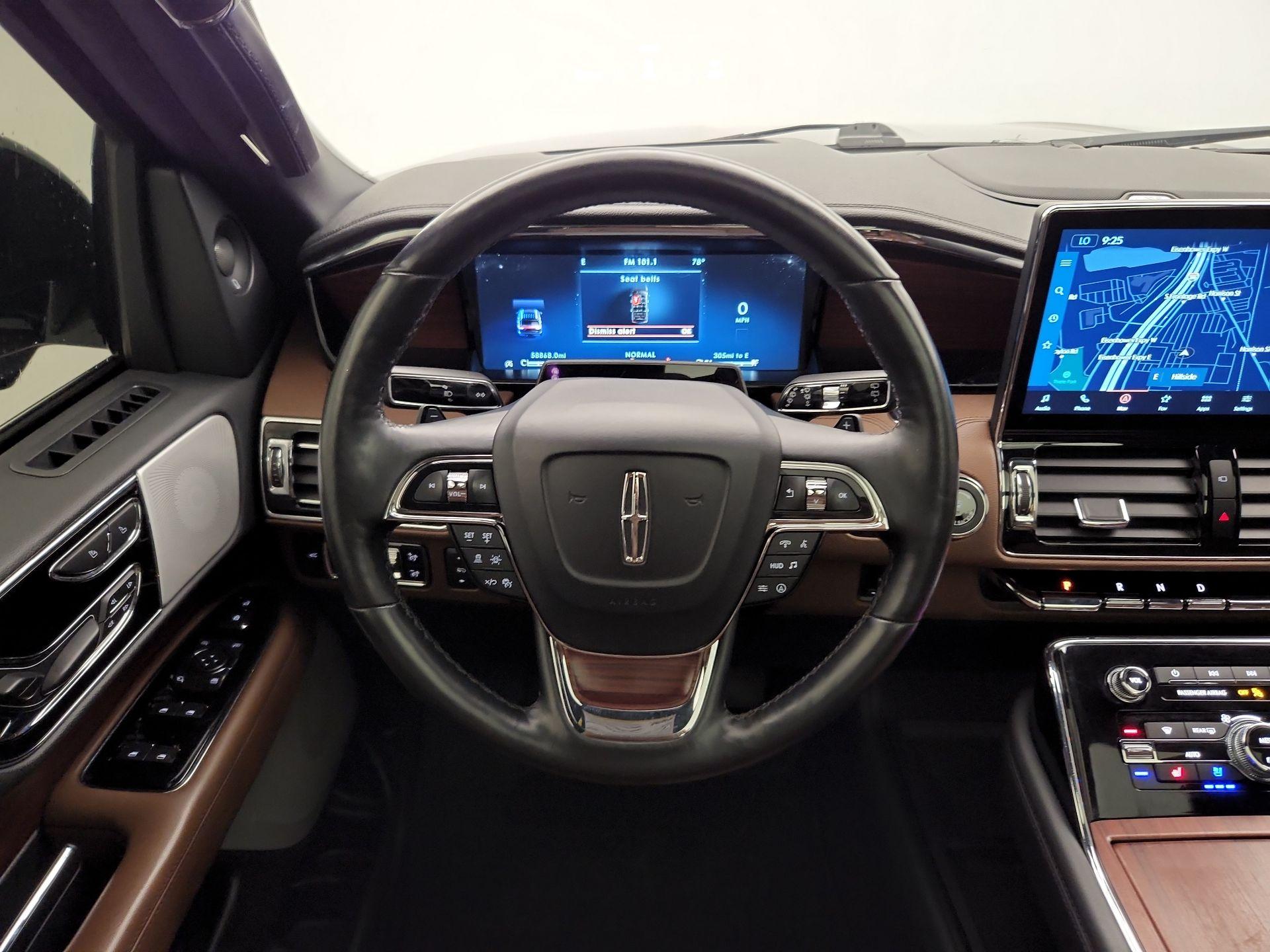 Thumbnail: 2023 Lincoln Navigator - 10