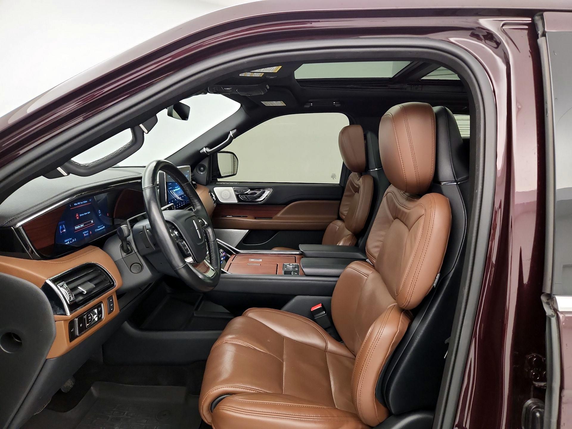 Thumbnail: 2023 Lincoln Navigator - 11