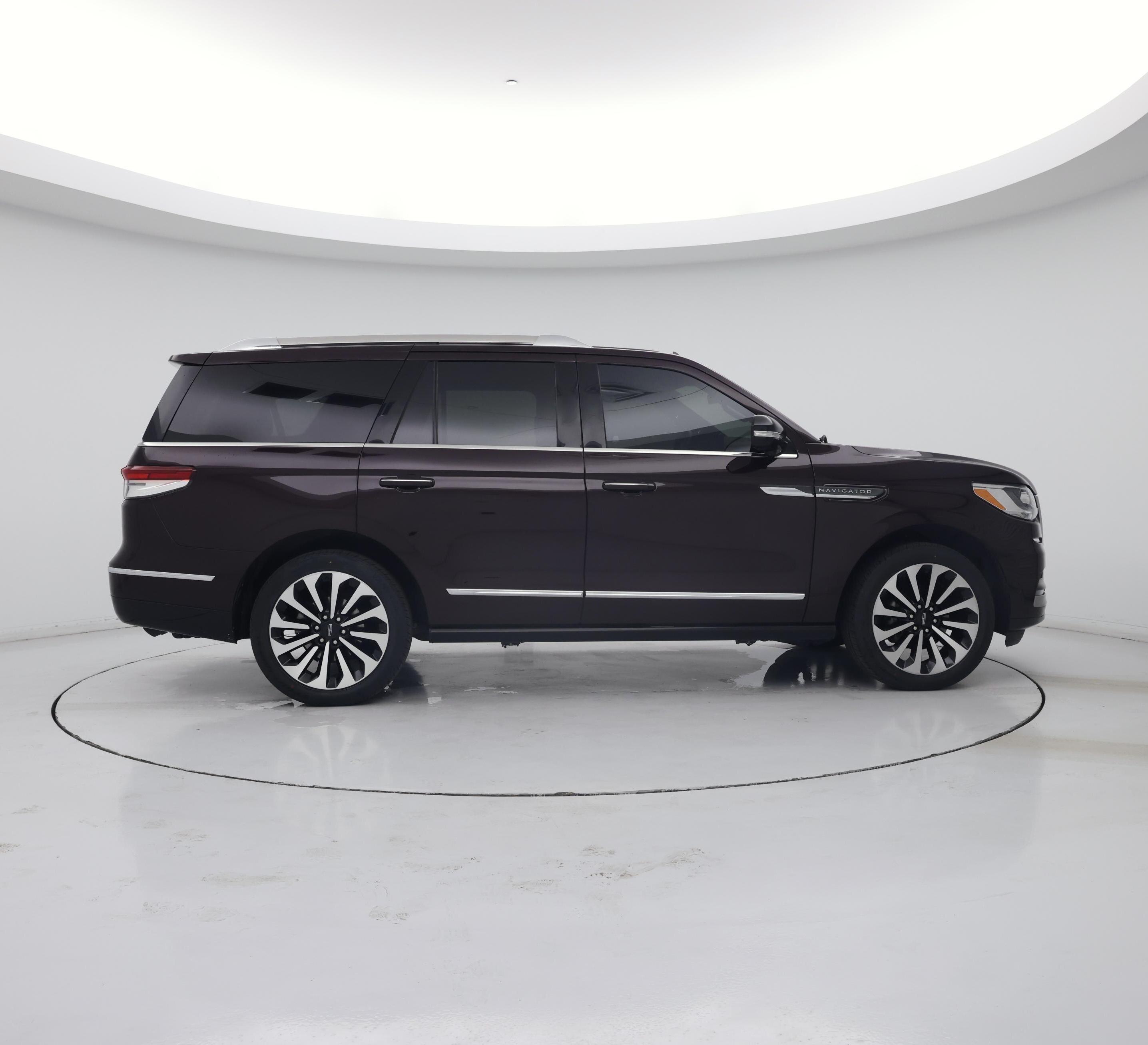 Thumbnail: 2023 Lincoln Navigator - 7