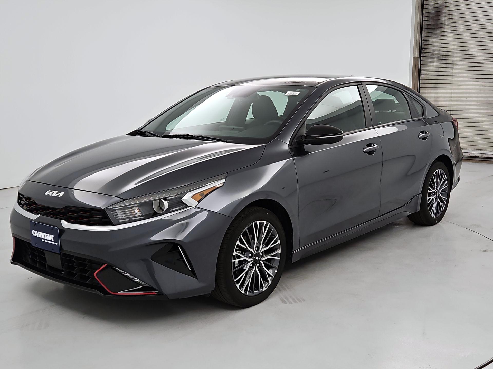 Thumbnail: 2024 Kia Forte - 3