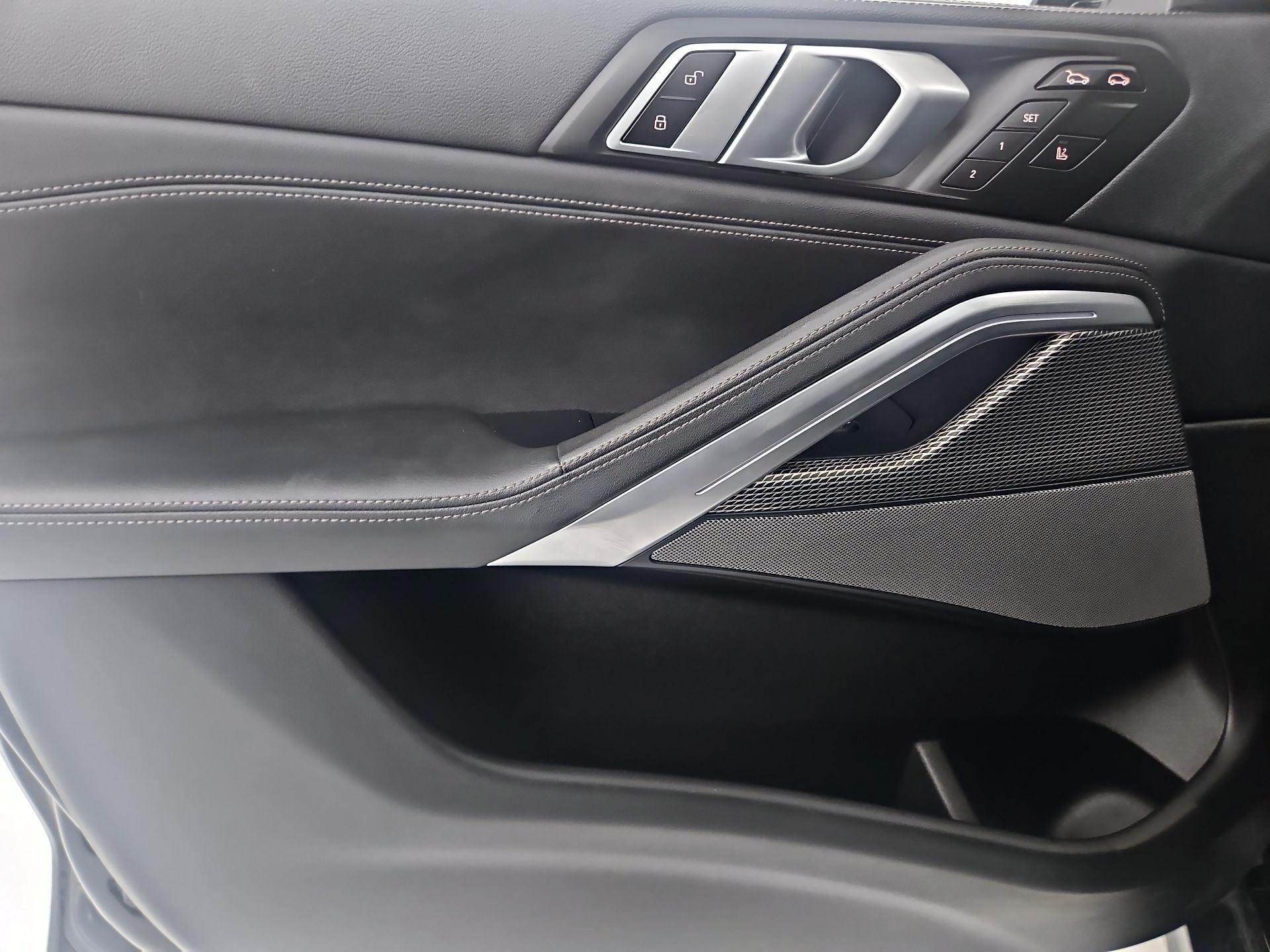 Thumbnail: 2023 BMW X6 - 10