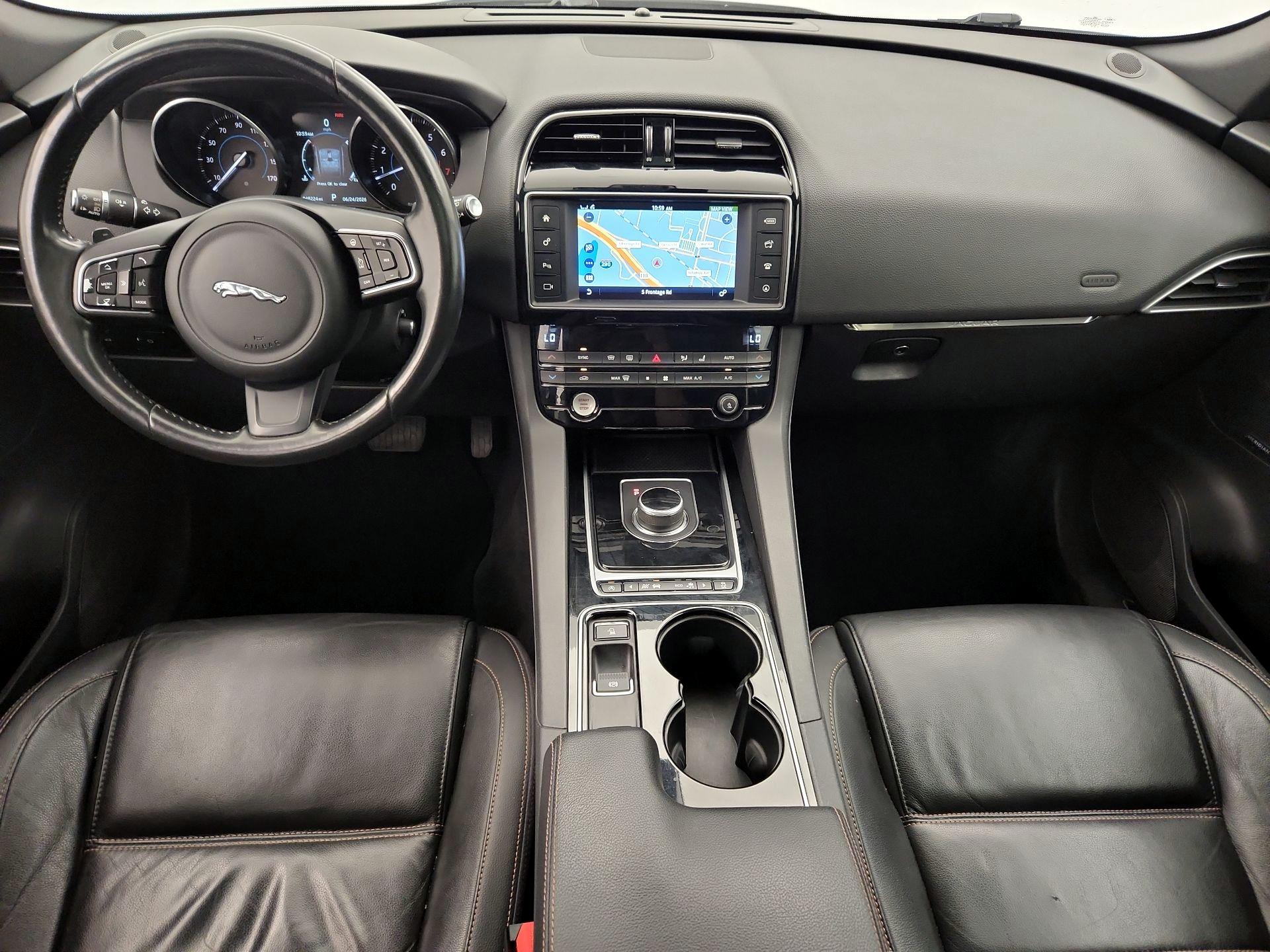 Thumbnail: 2017 Jaguar F-Pace - 9