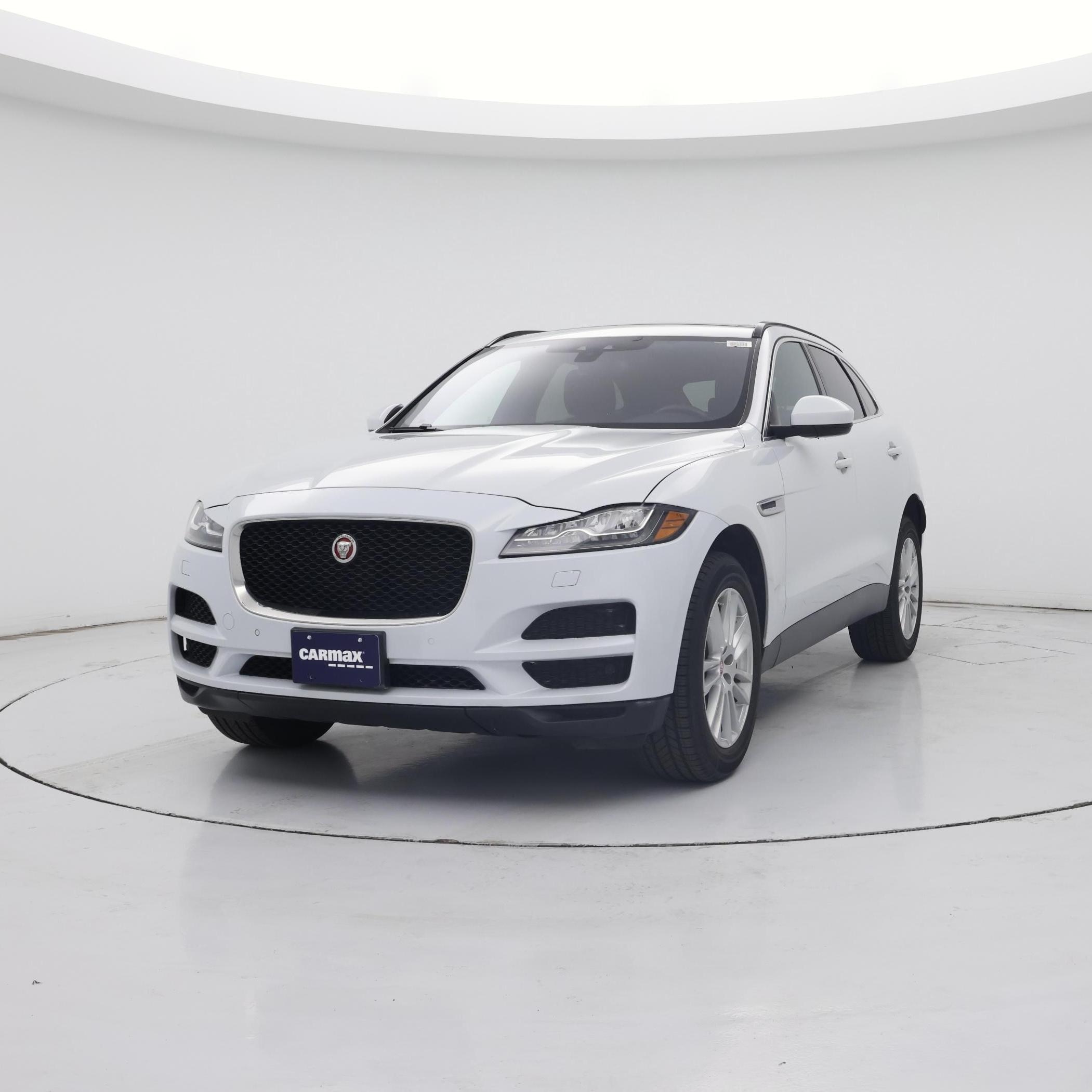 Thumbnail: 2017 Jaguar F-Pace - 4
