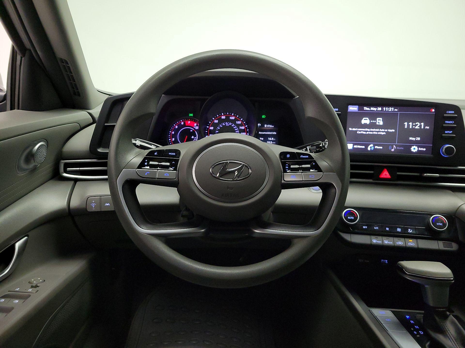 Thumbnail: 2022 Hyundai Elantra - 10