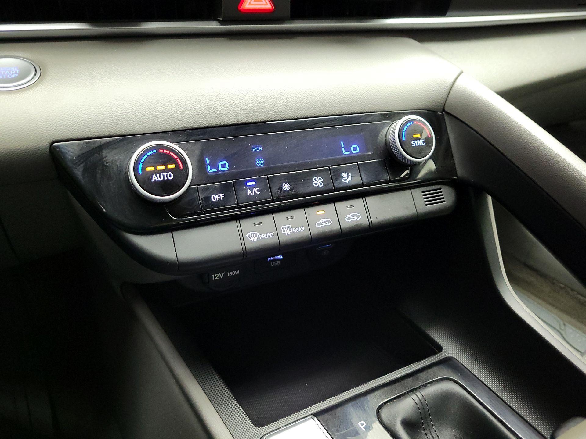 Thumbnail: 2022 Hyundai Elantra - 16