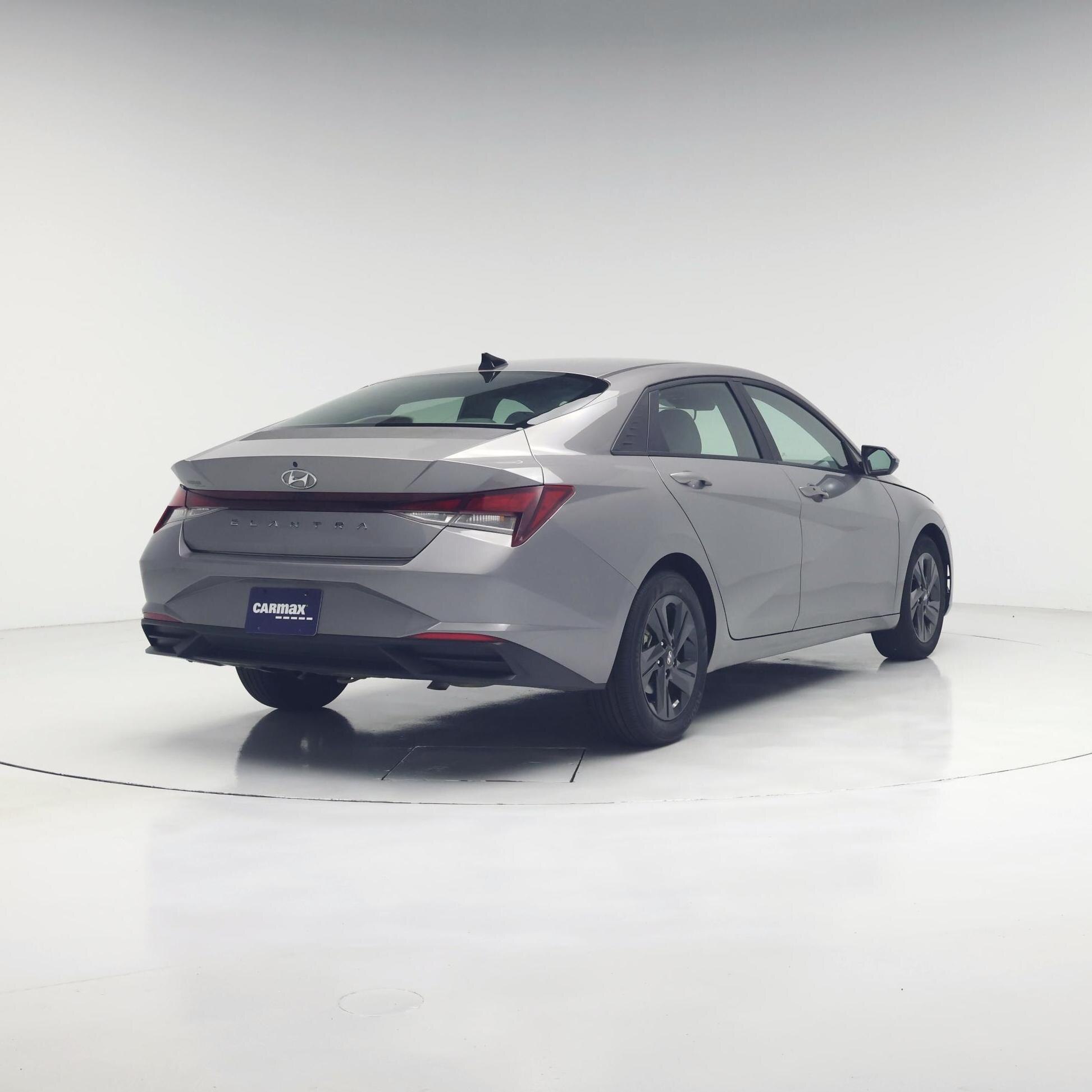 Thumbnail: 2022 Hyundai Elantra - 8