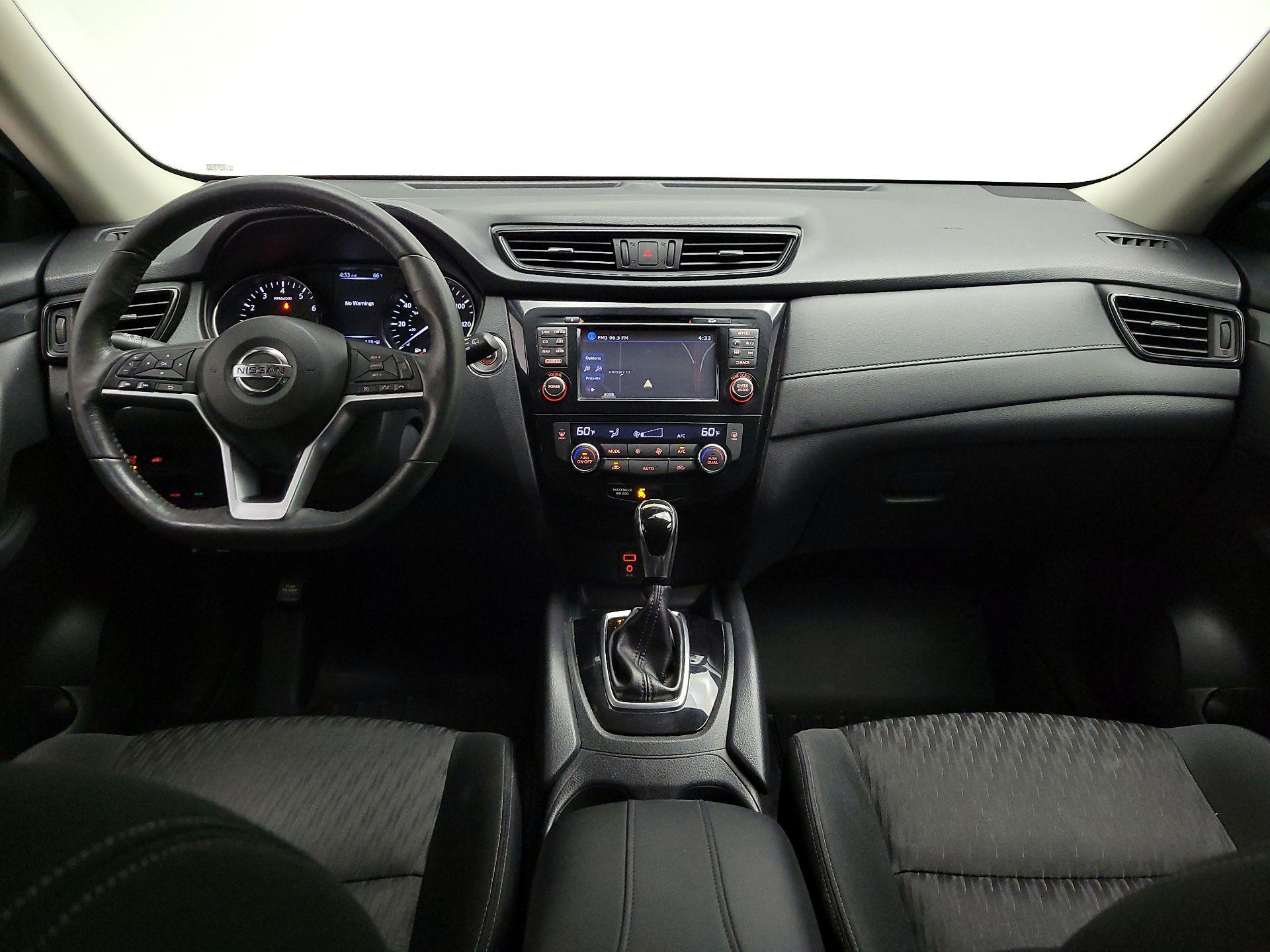 Thumbnail: 2017 Nissan Rogue - 9