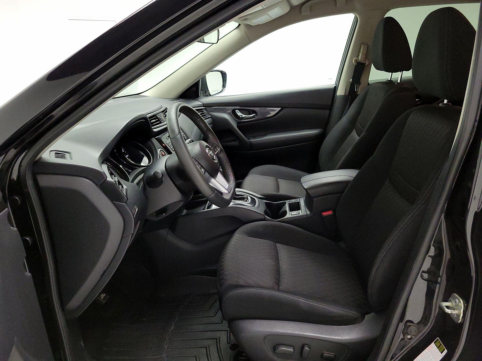 Thumbnail: 2017 Nissan Rogue - 11