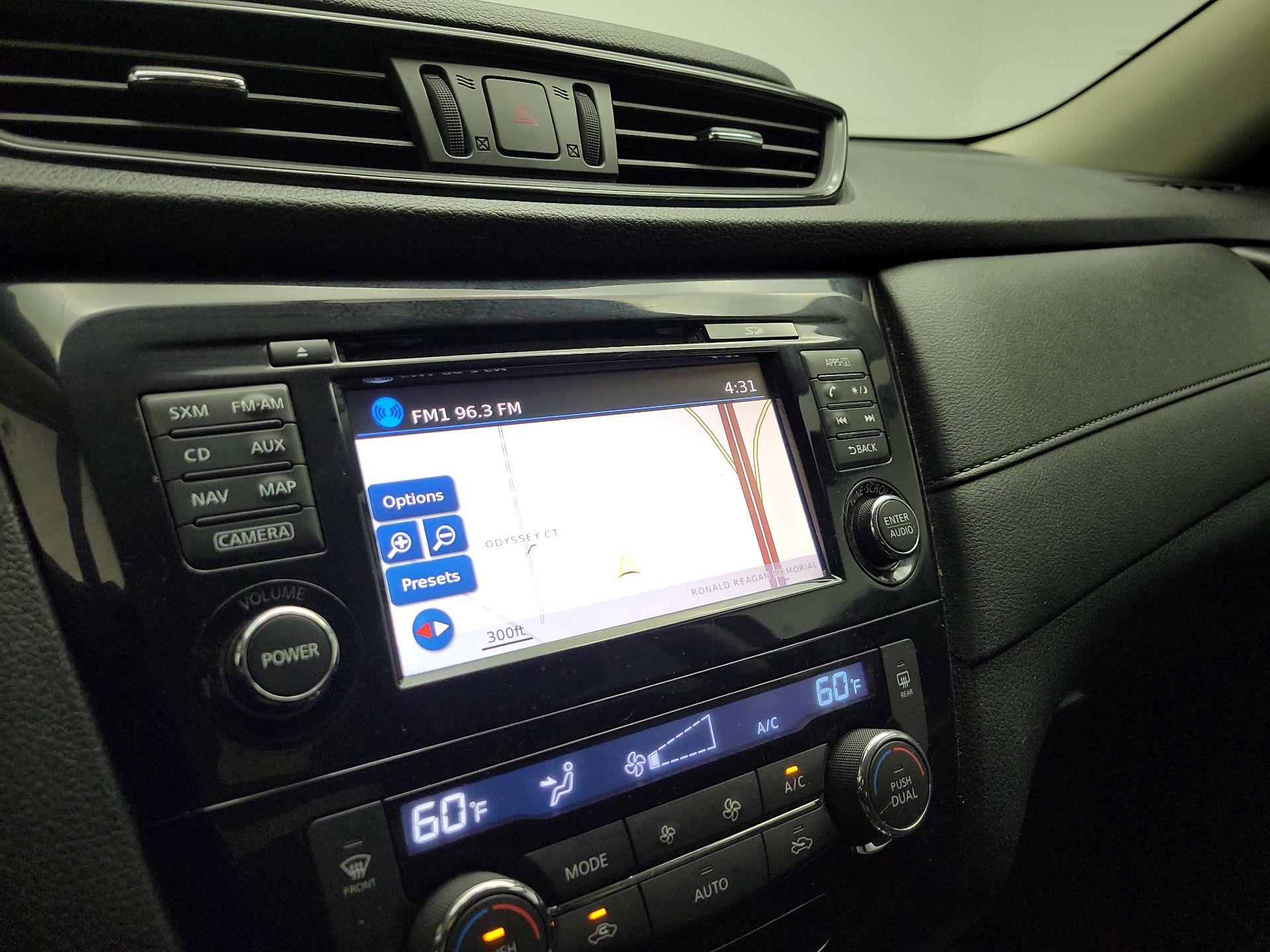 Thumbnail: 2017 Nissan Rogue - 14