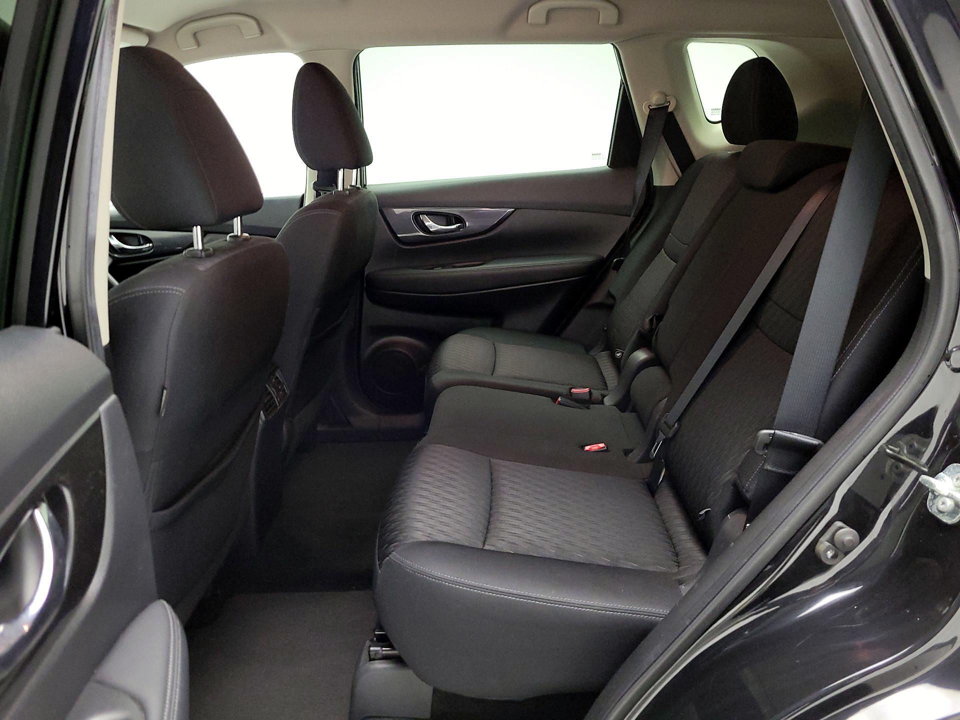 Thumbnail: 2017 Nissan Rogue - 20