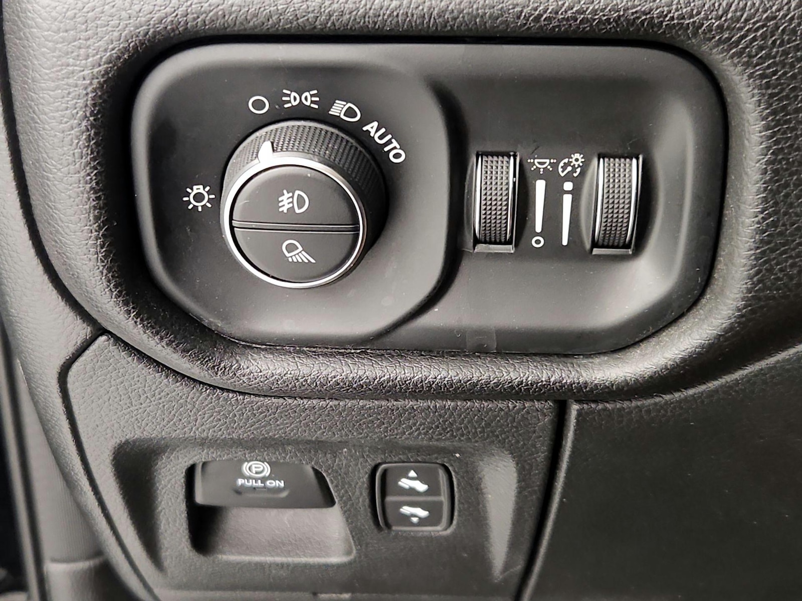 2023 RAM Ram 1500 Pickup Laramie - Photo 14