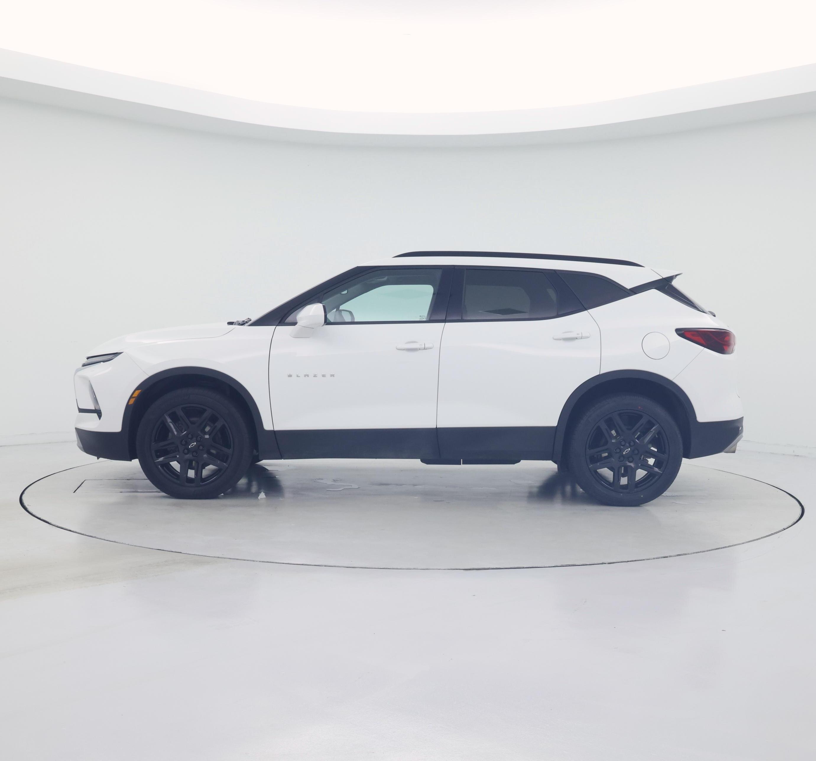 Thumbnail: 2023 Chevrolet Blazer - 3