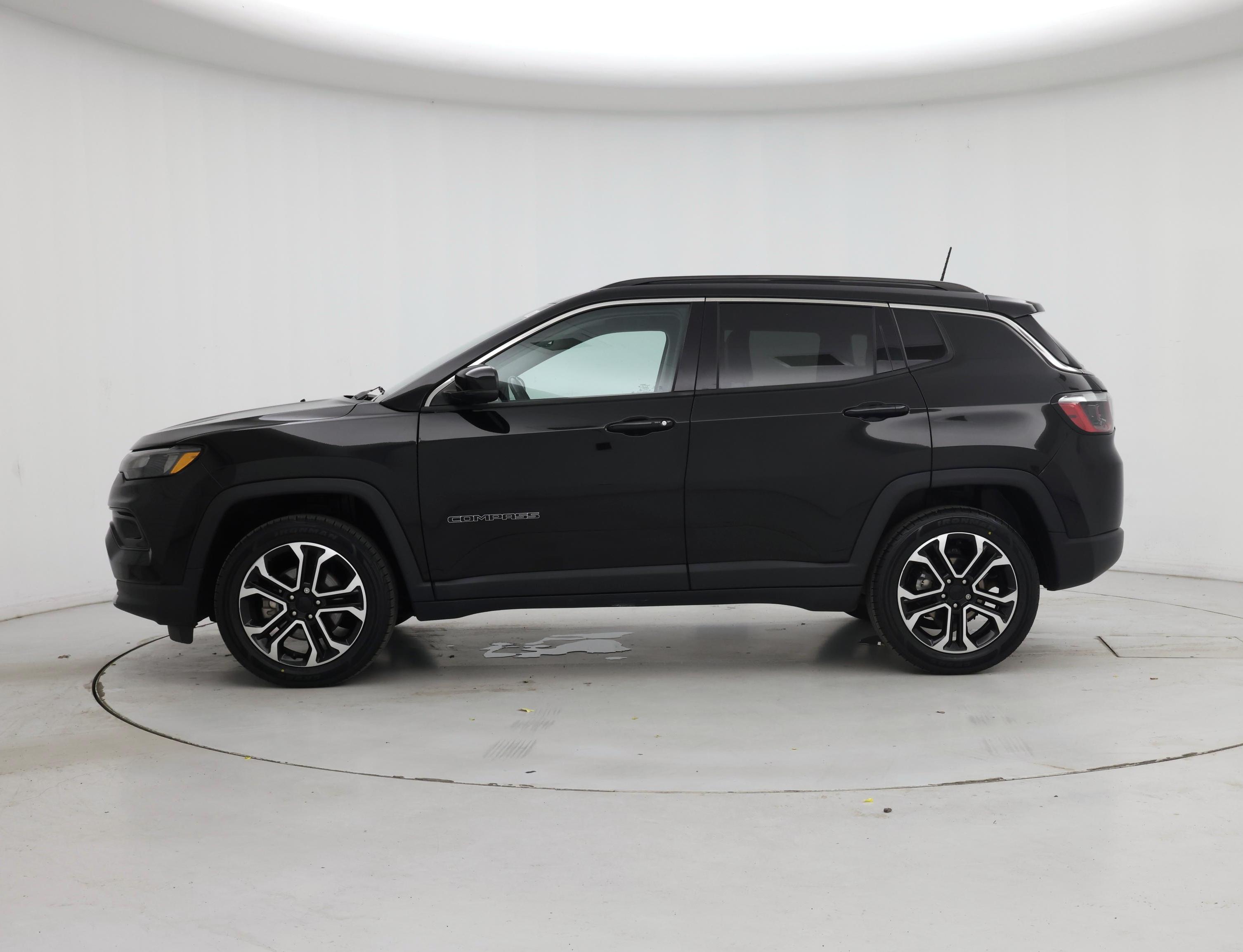 Thumbnail: 2022 Jeep Compass - 3