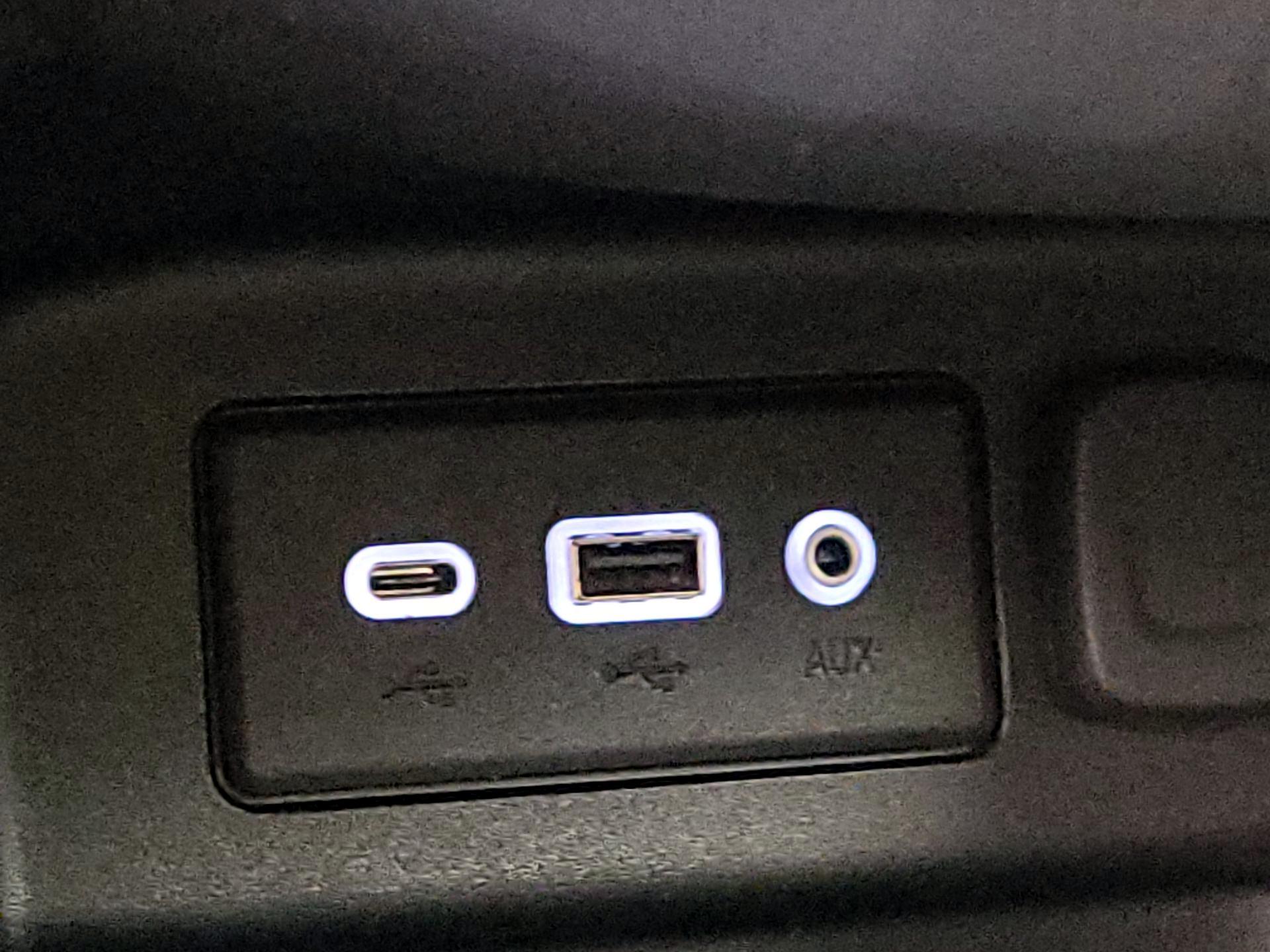 Thumbnail: 2020 Chevrolet Equinox - 18