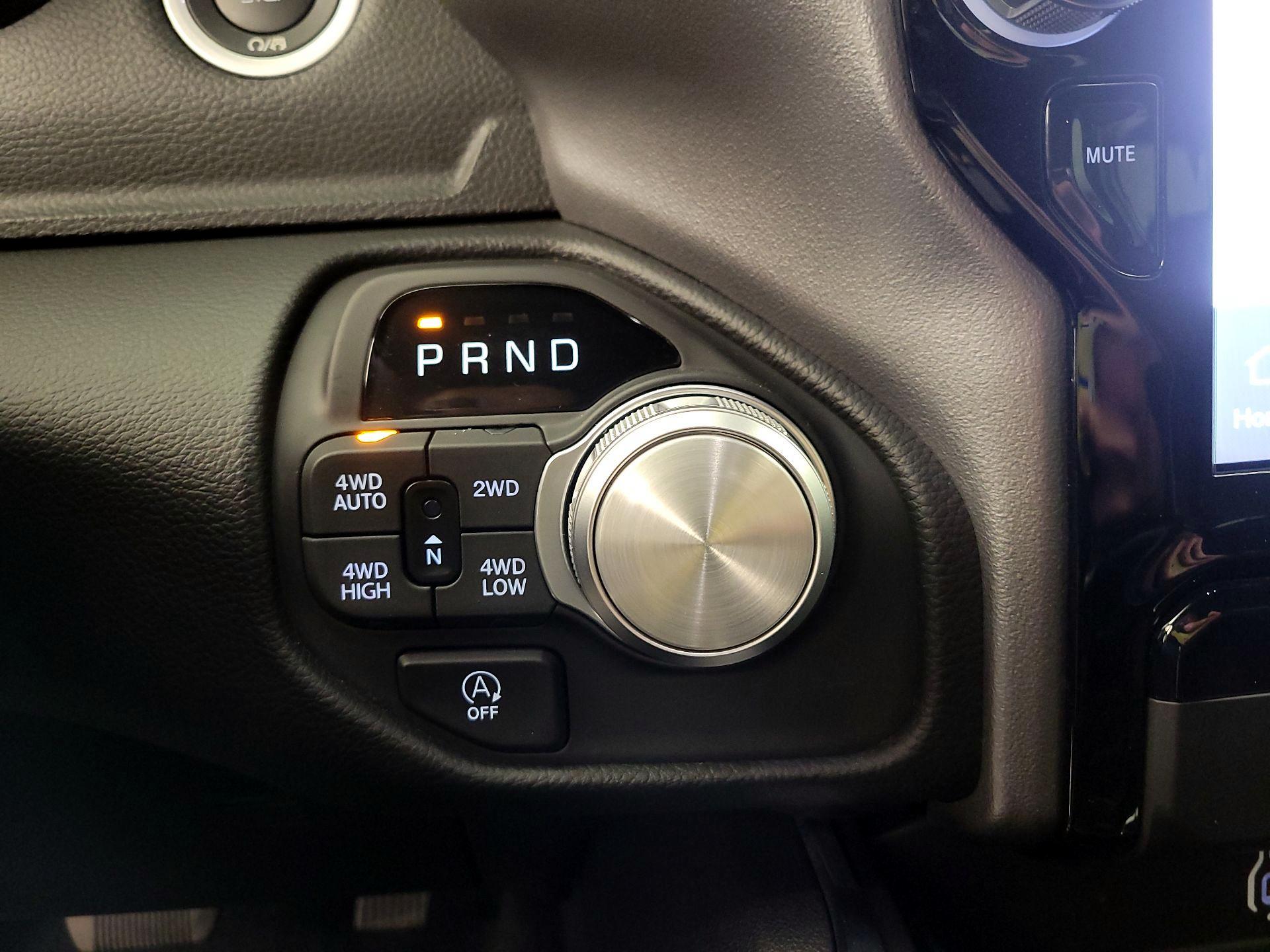 Thumbnail: 2025 RAM 1500 - 18