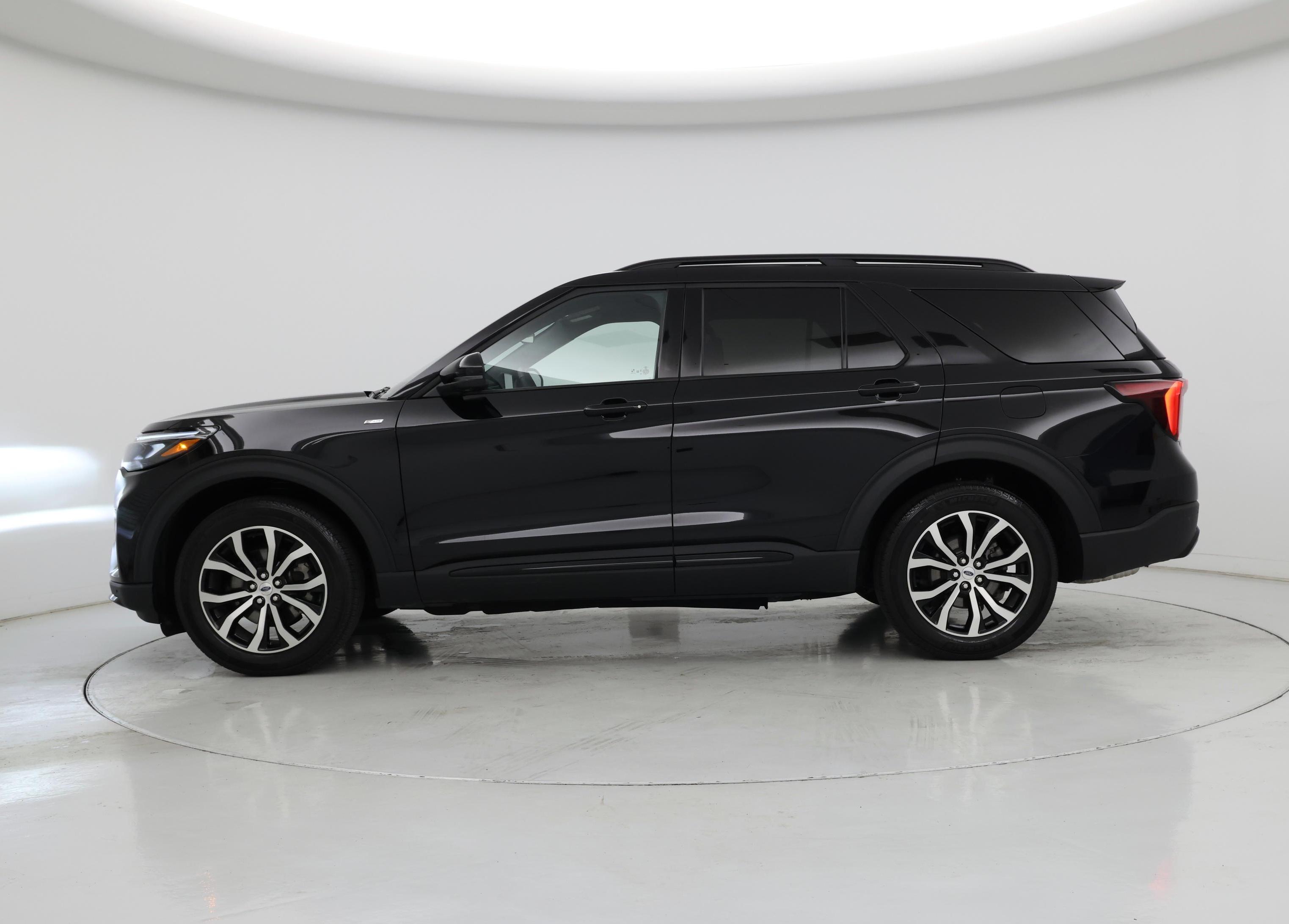 Thumbnail: 2025 Ford Explorer - 3