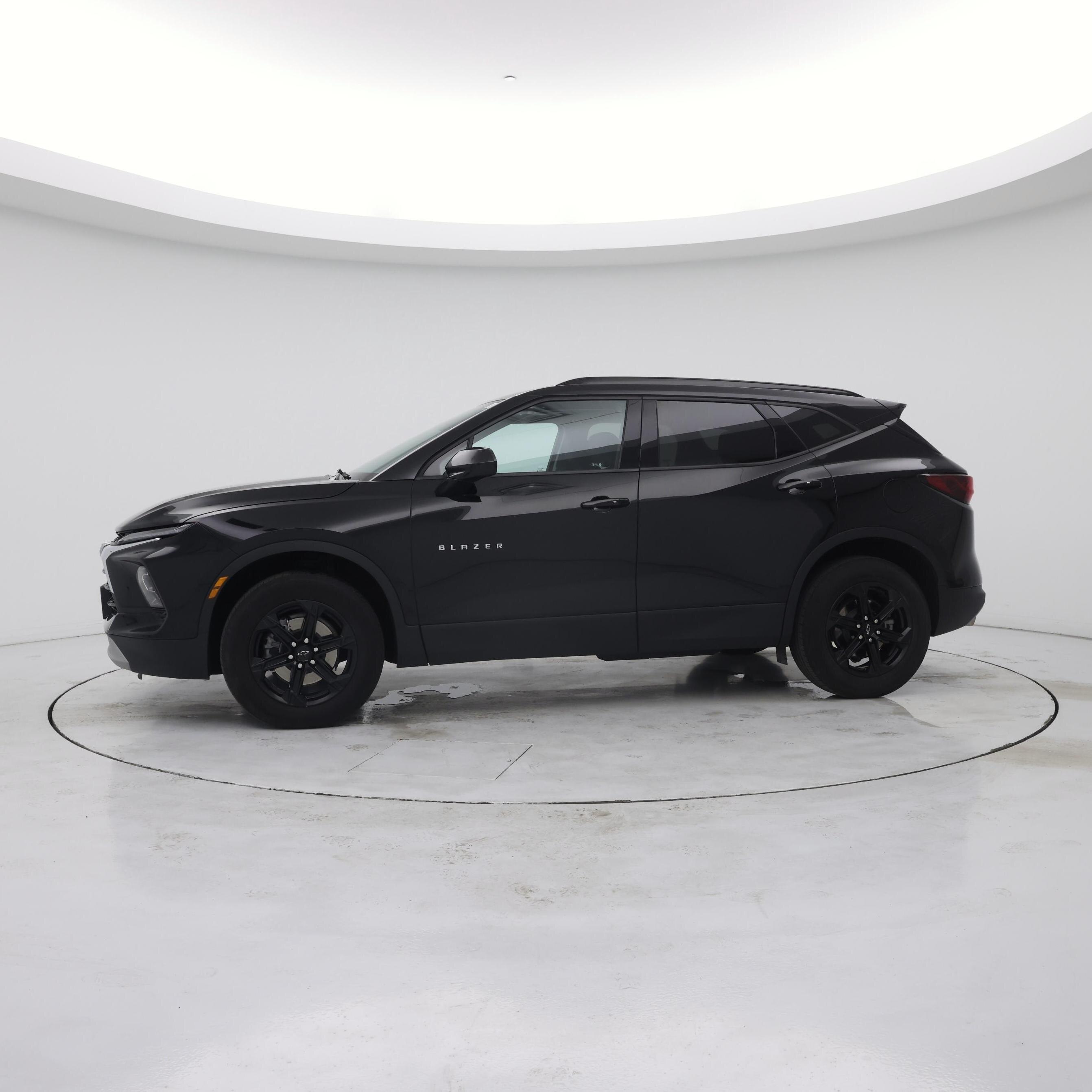 Thumbnail: 2023 Chevrolet Blazer - 3
