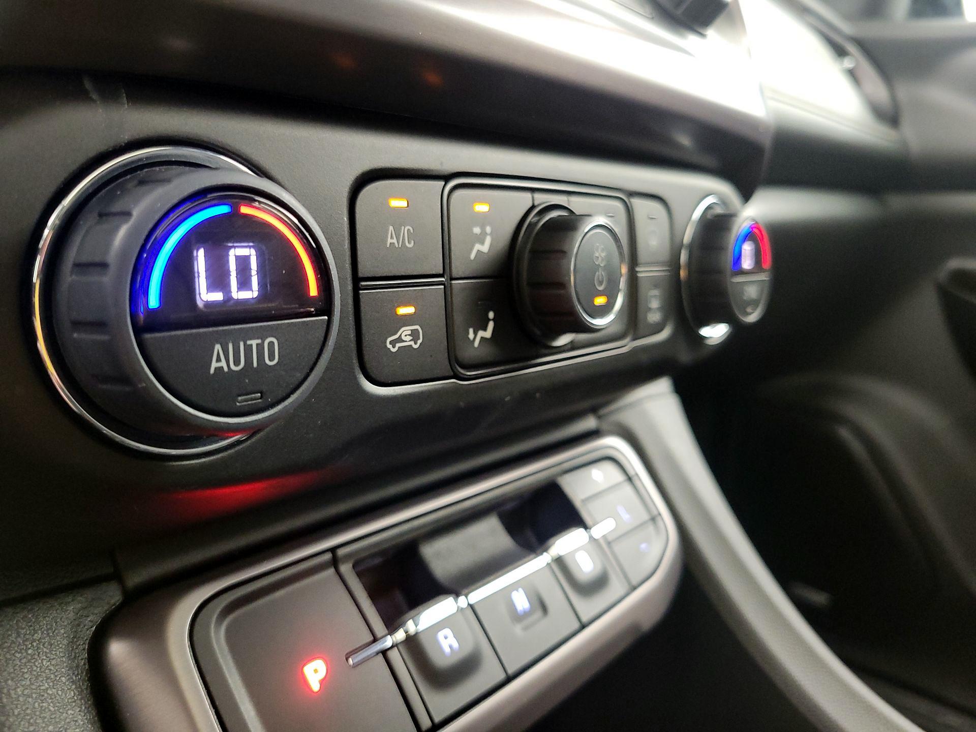 Thumbnail: 2023 GMC Acadia - 16